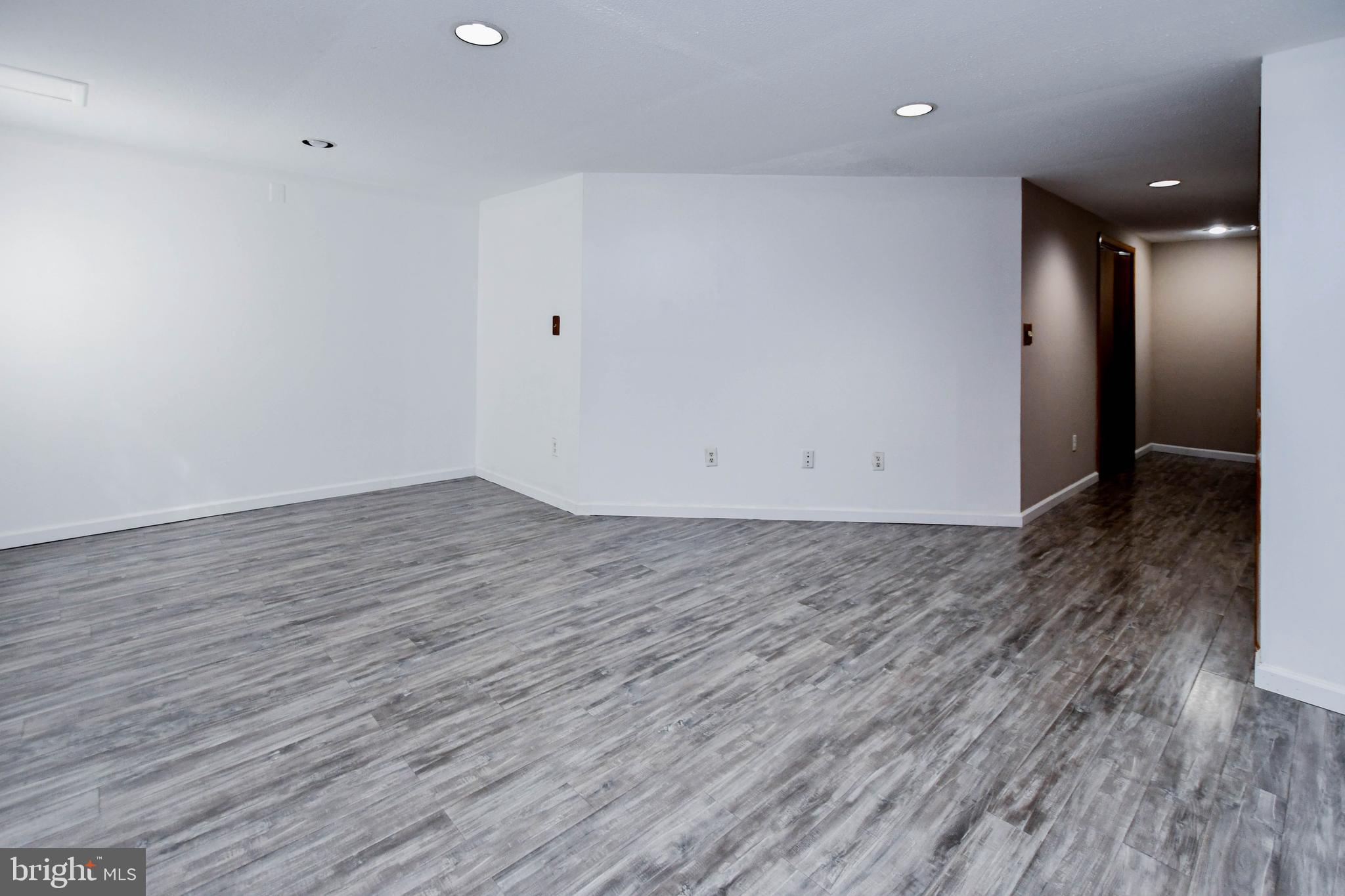 MONTGOMERY MEADOWS - Residential Lease