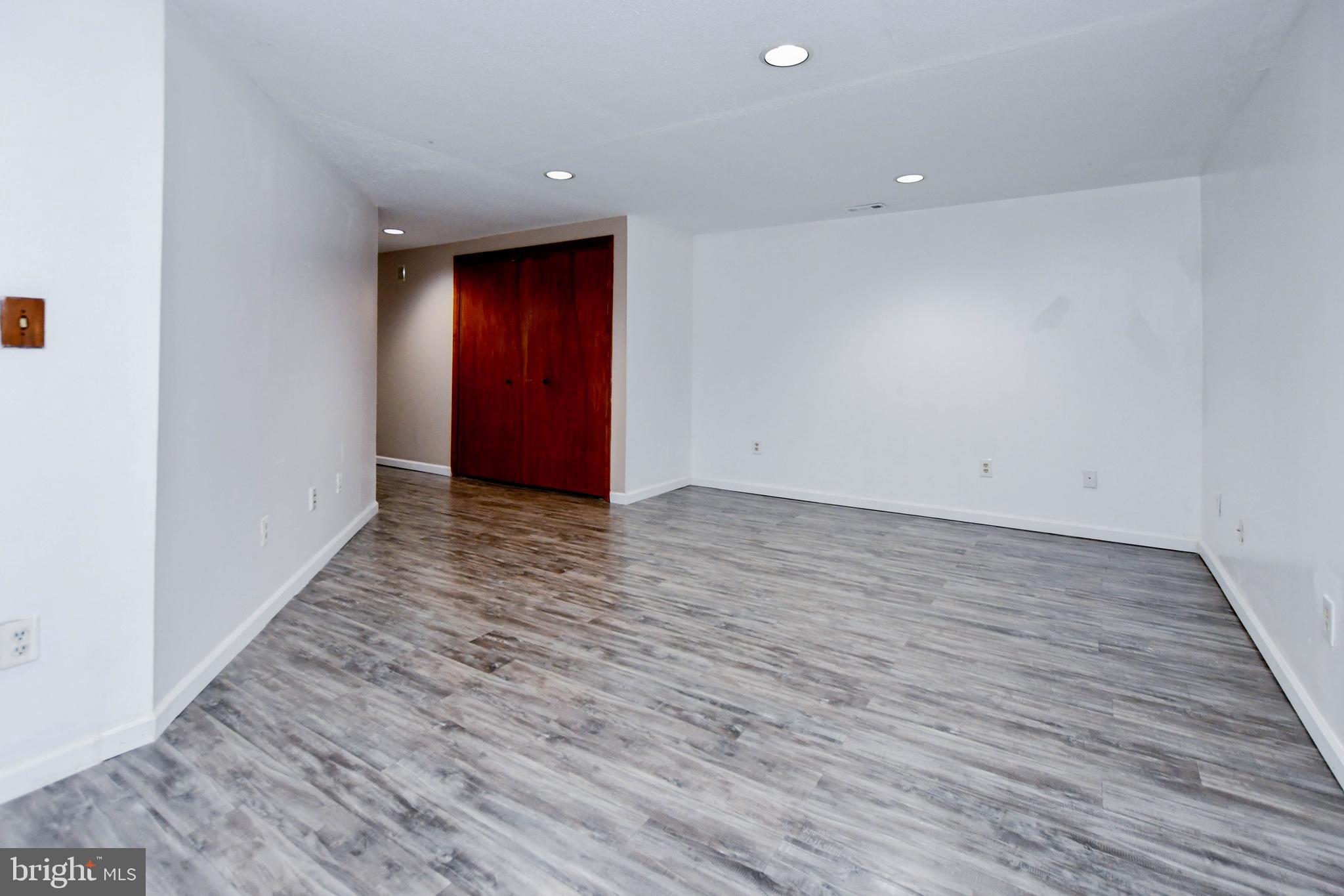 MONTGOMERY MEADOWS - Residential Lease