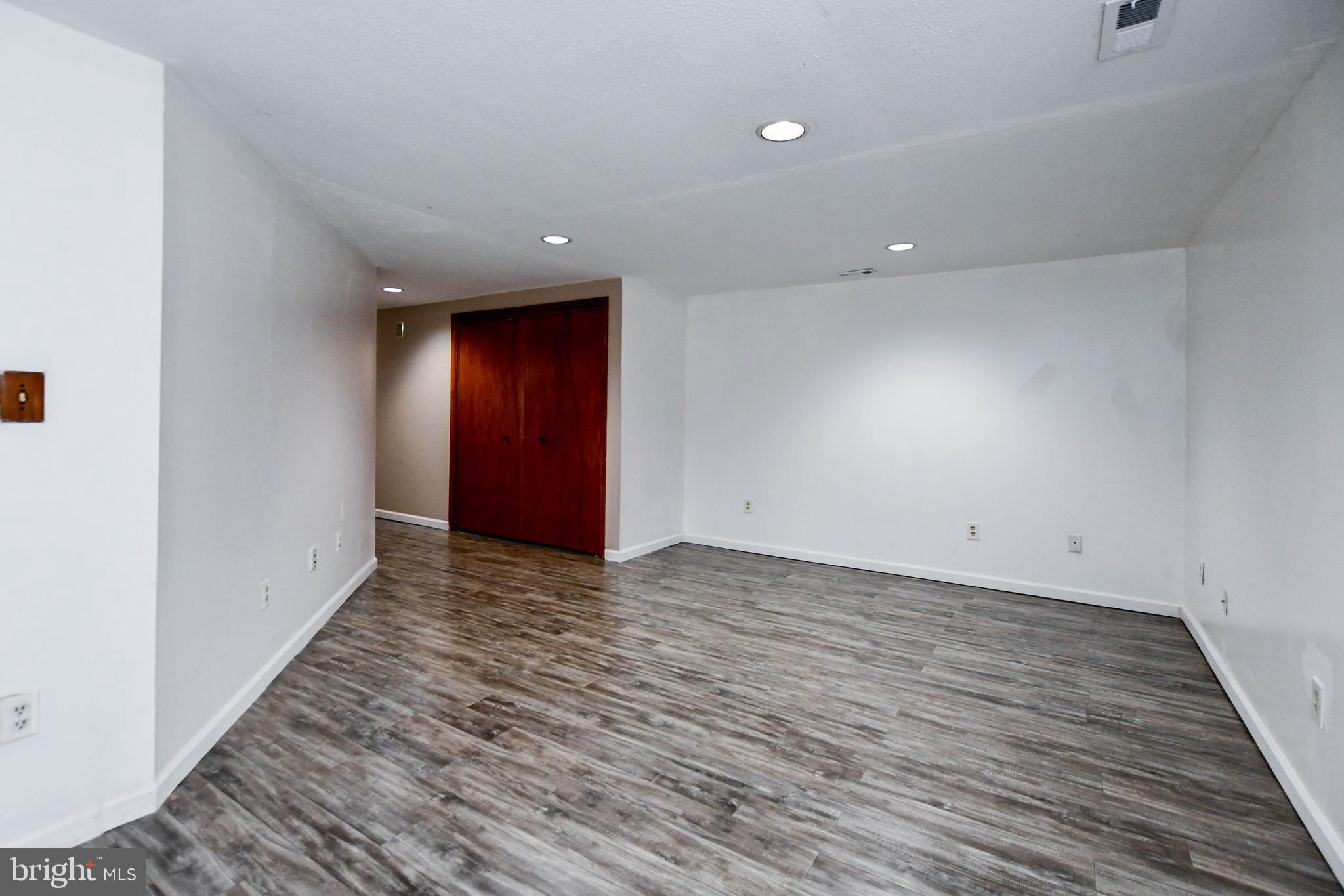 MONTGOMERY MEADOWS - Residential Lease