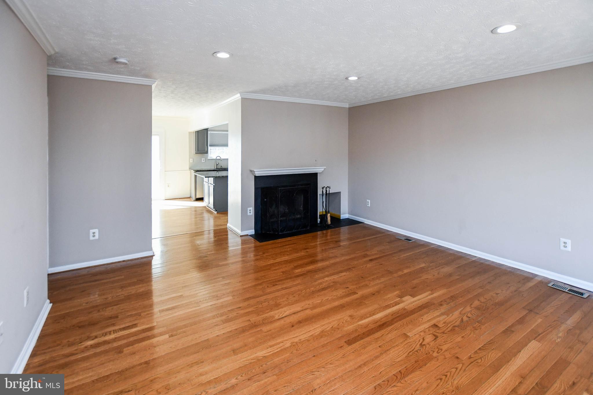 MONTGOMERY MEADOWS - Residential Lease