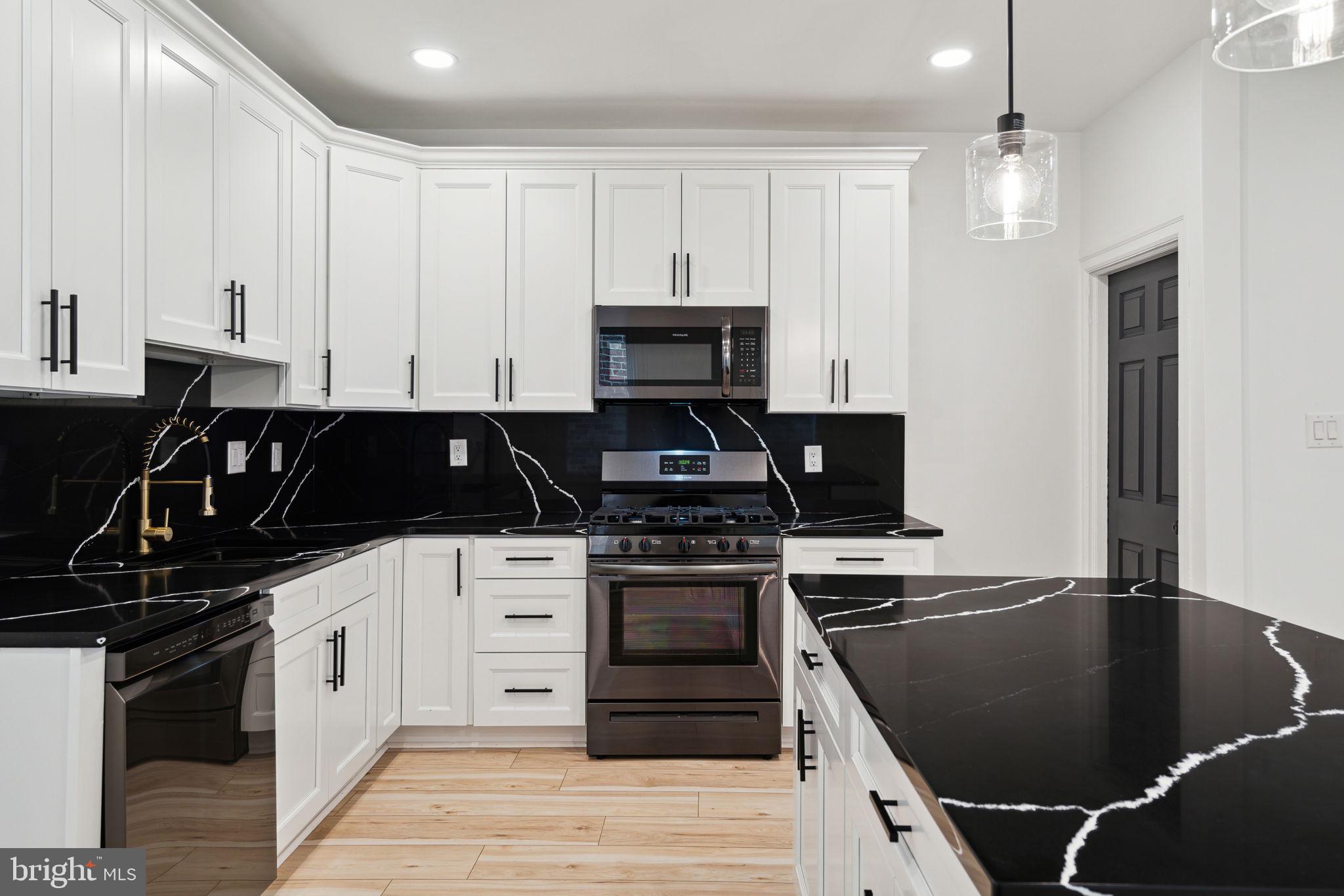 BRIDESBURG - Residential