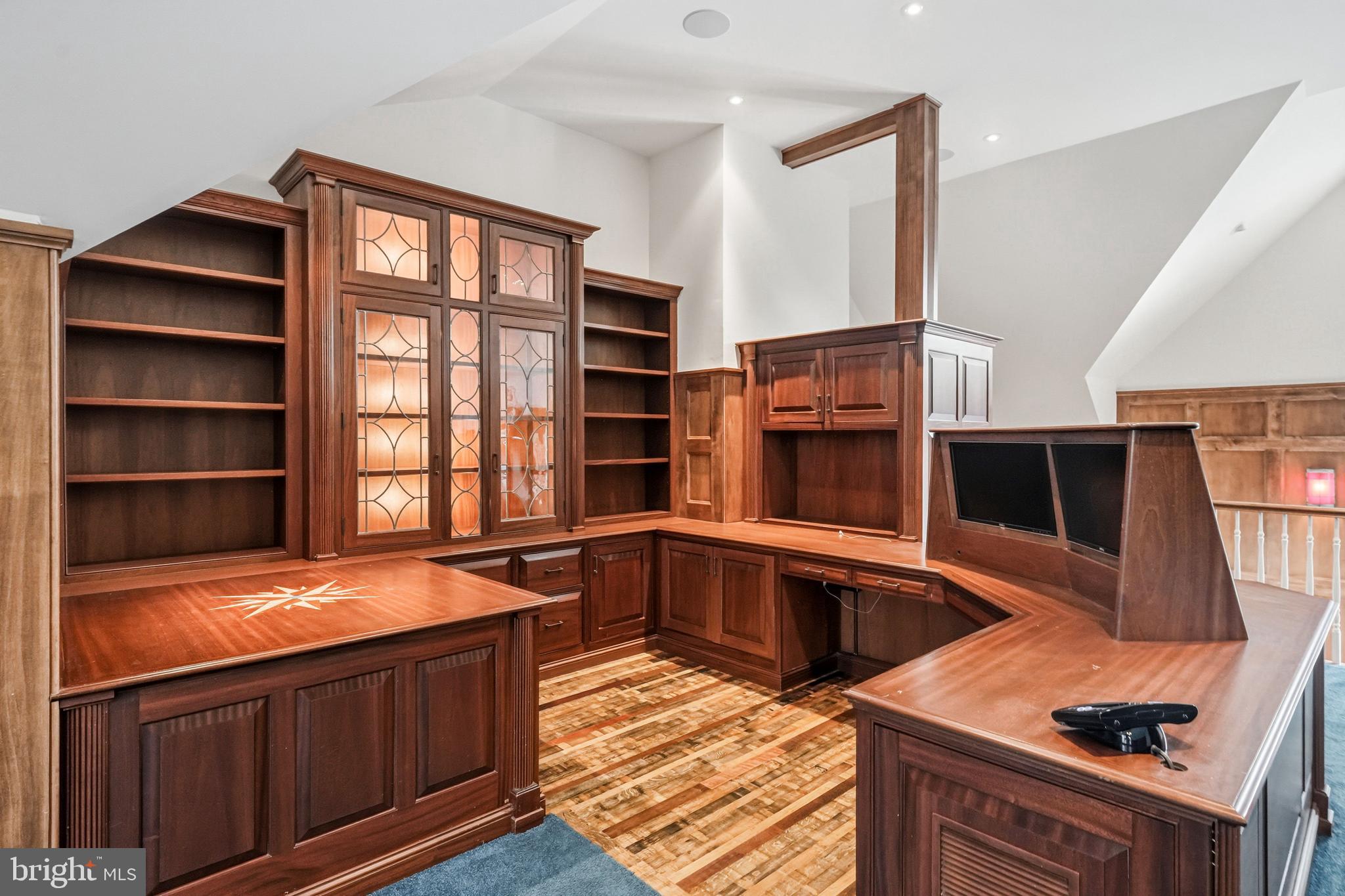 MERION GOLF ESTATES - Residential