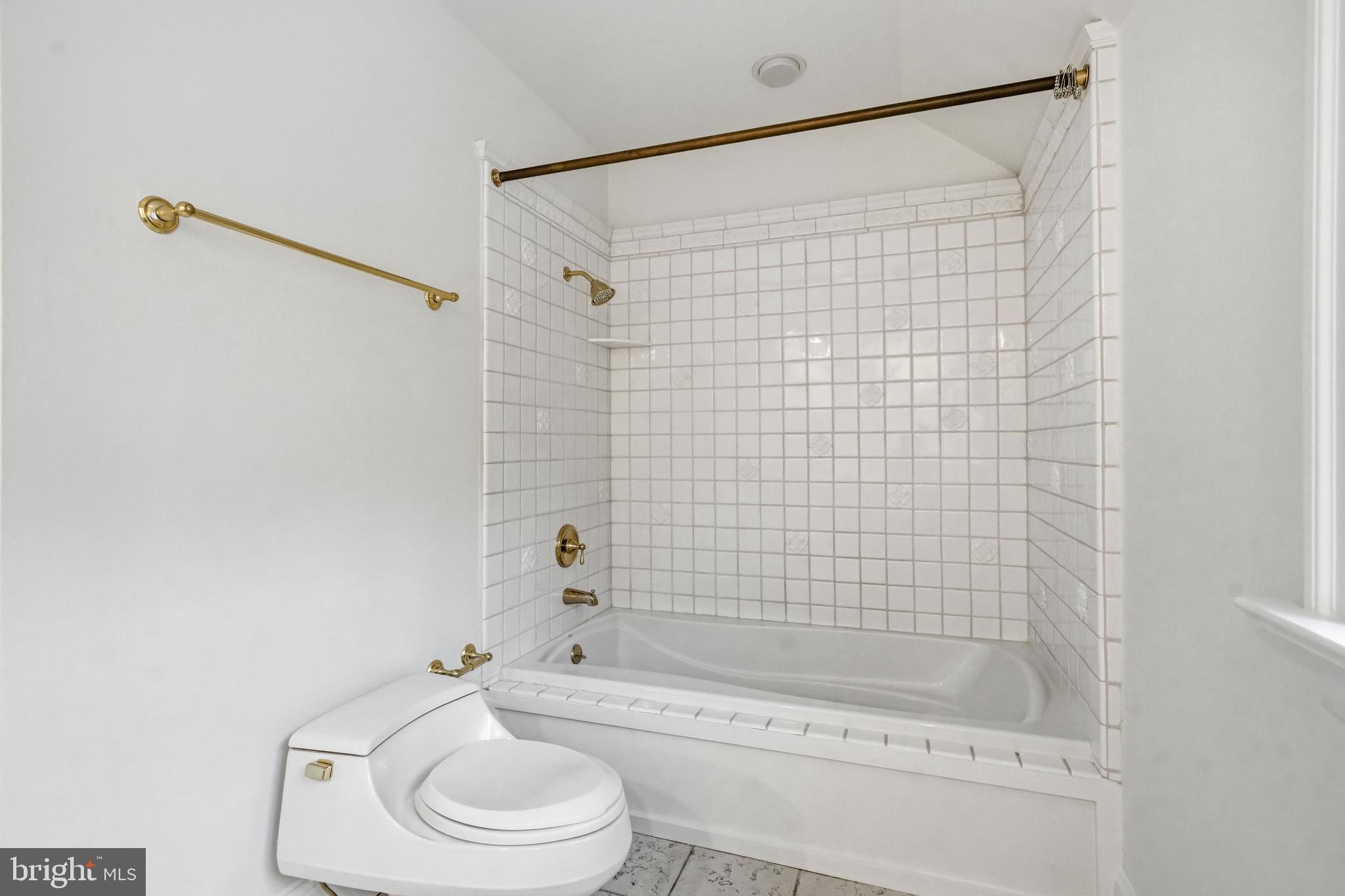 MERION GOLF ESTATES - Residential