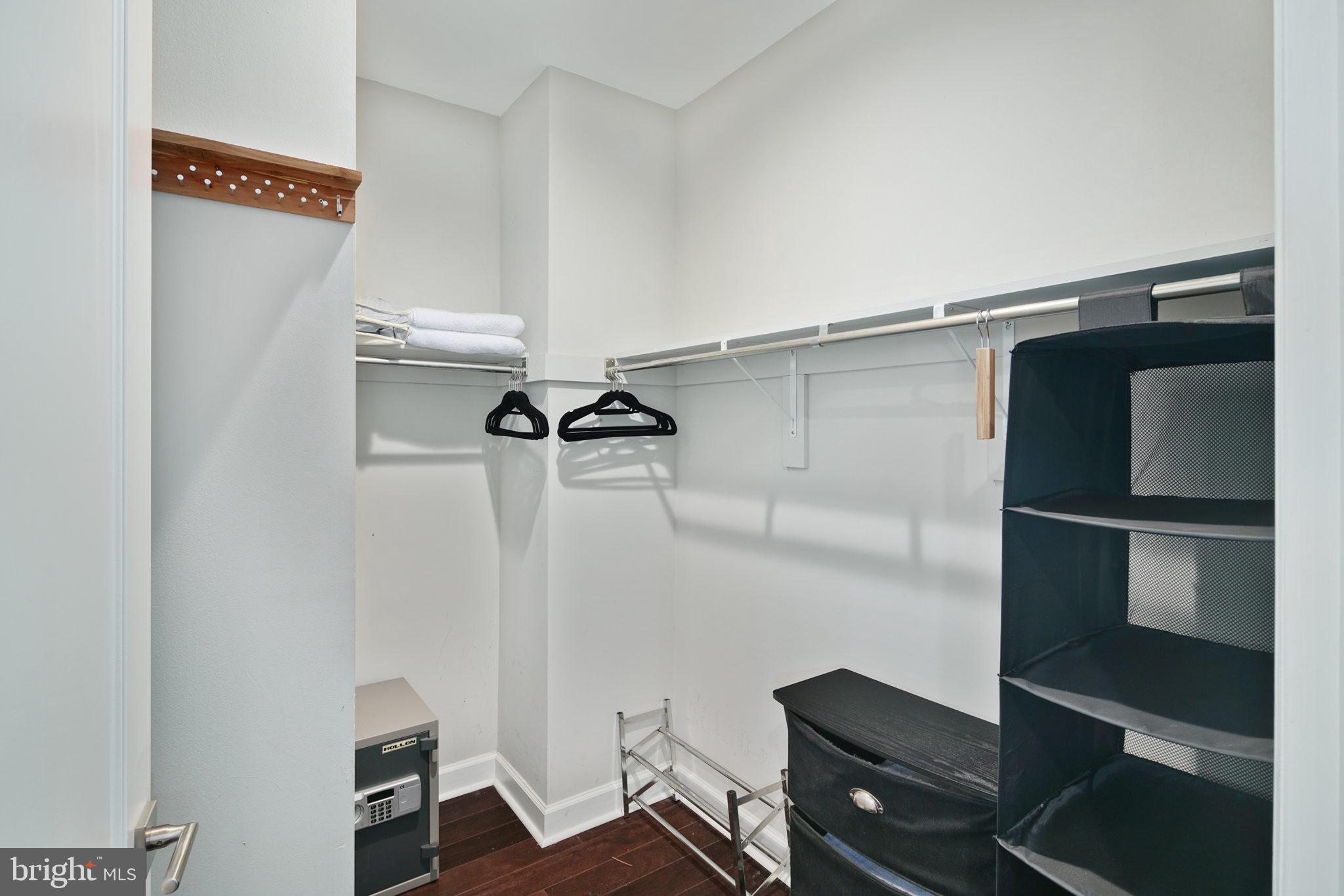 ART MUSEUM AREA - Residential