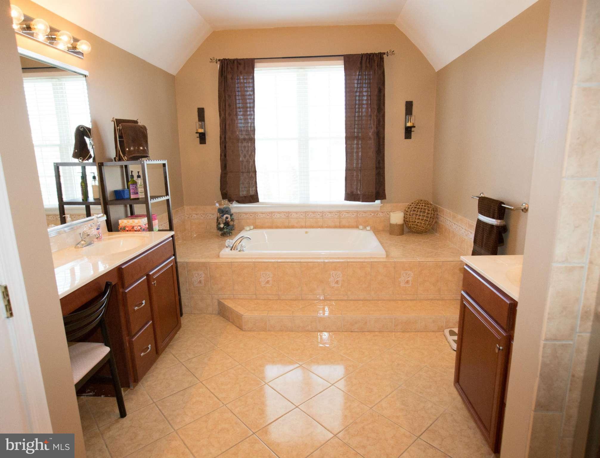 SOUTH RIDING - Residential