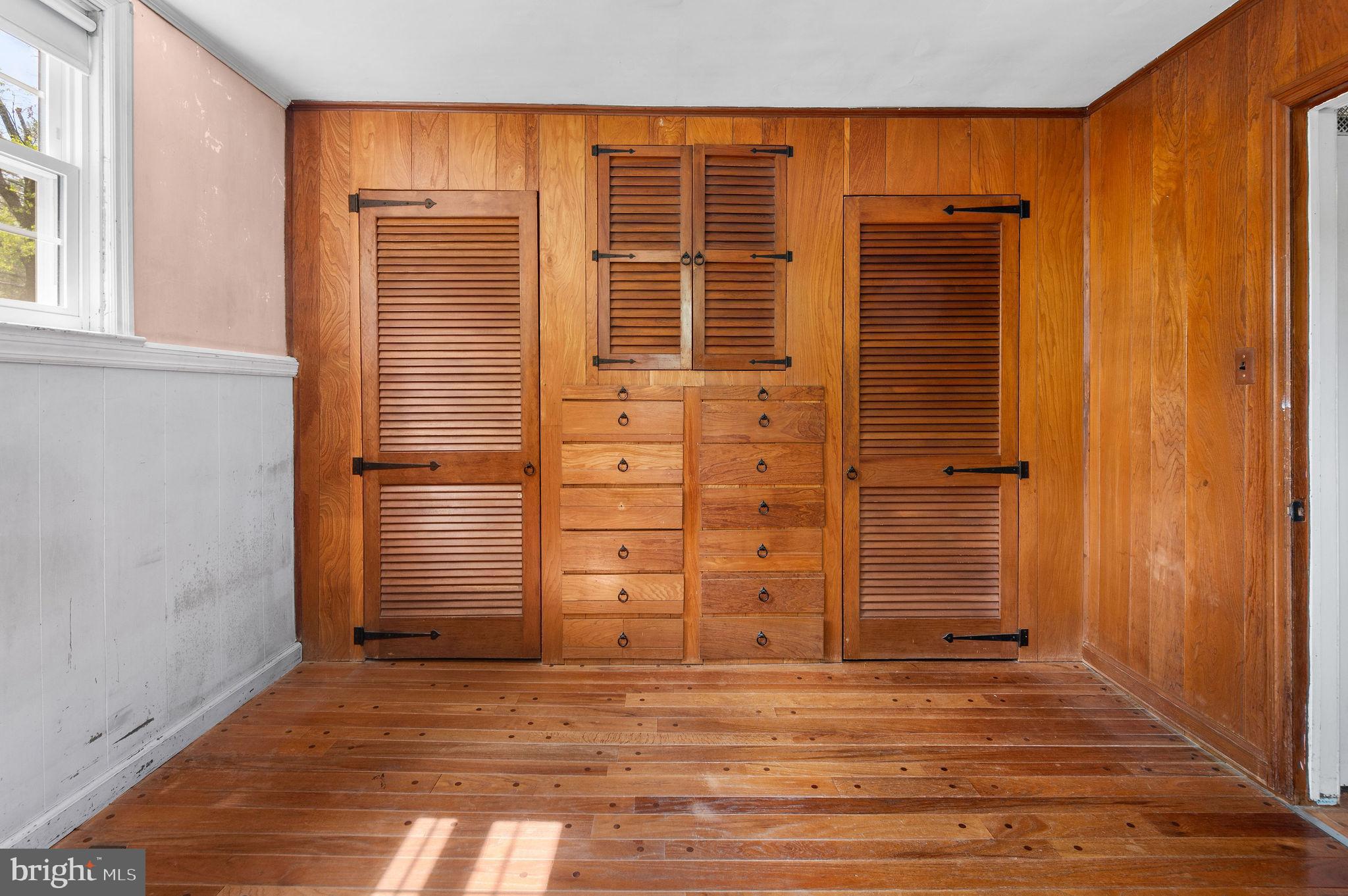 HILLTOWN - Residential