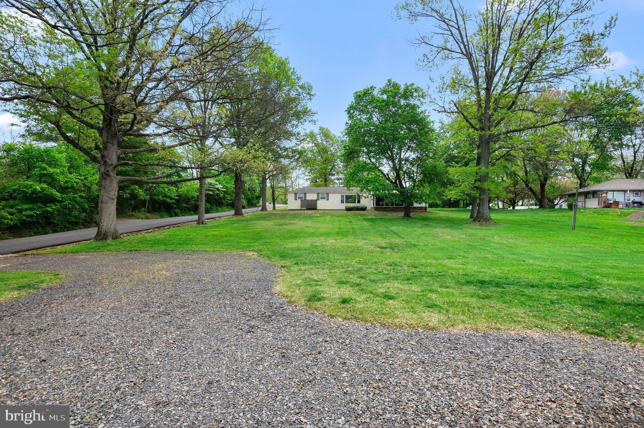 HILLTOWN - Residential