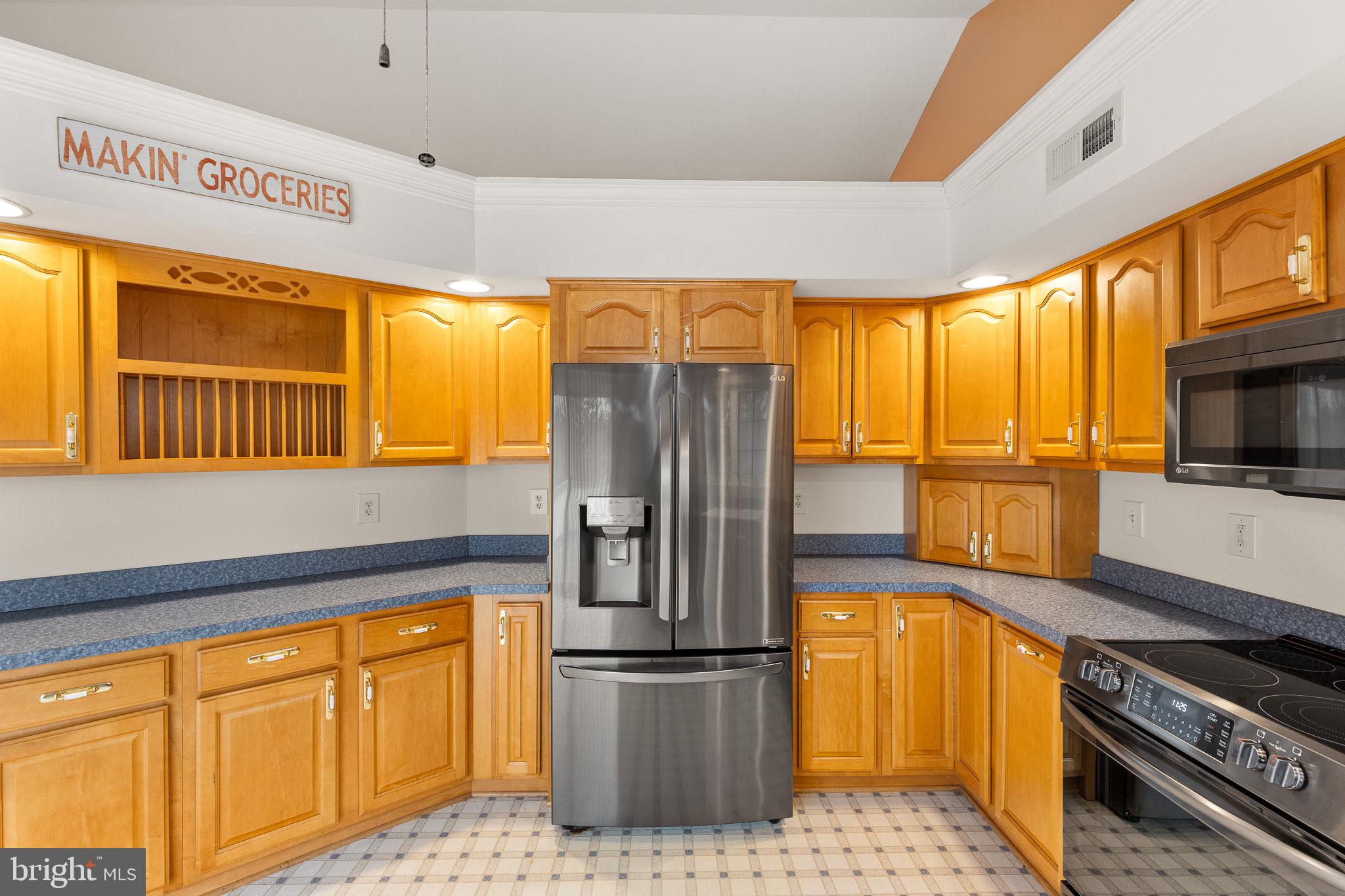 LOCUST HILL - Residential