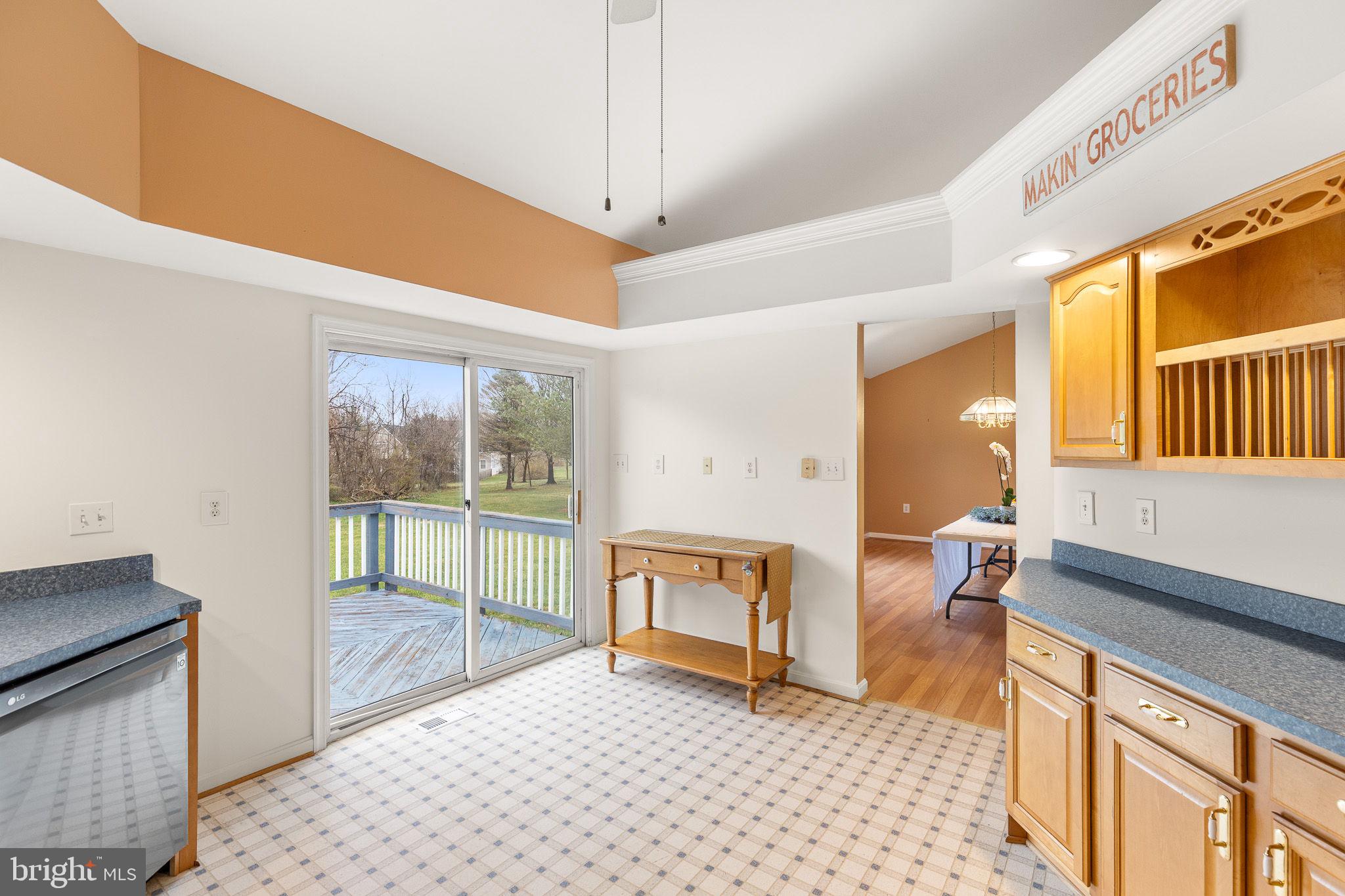 LOCUST HILL - Residential