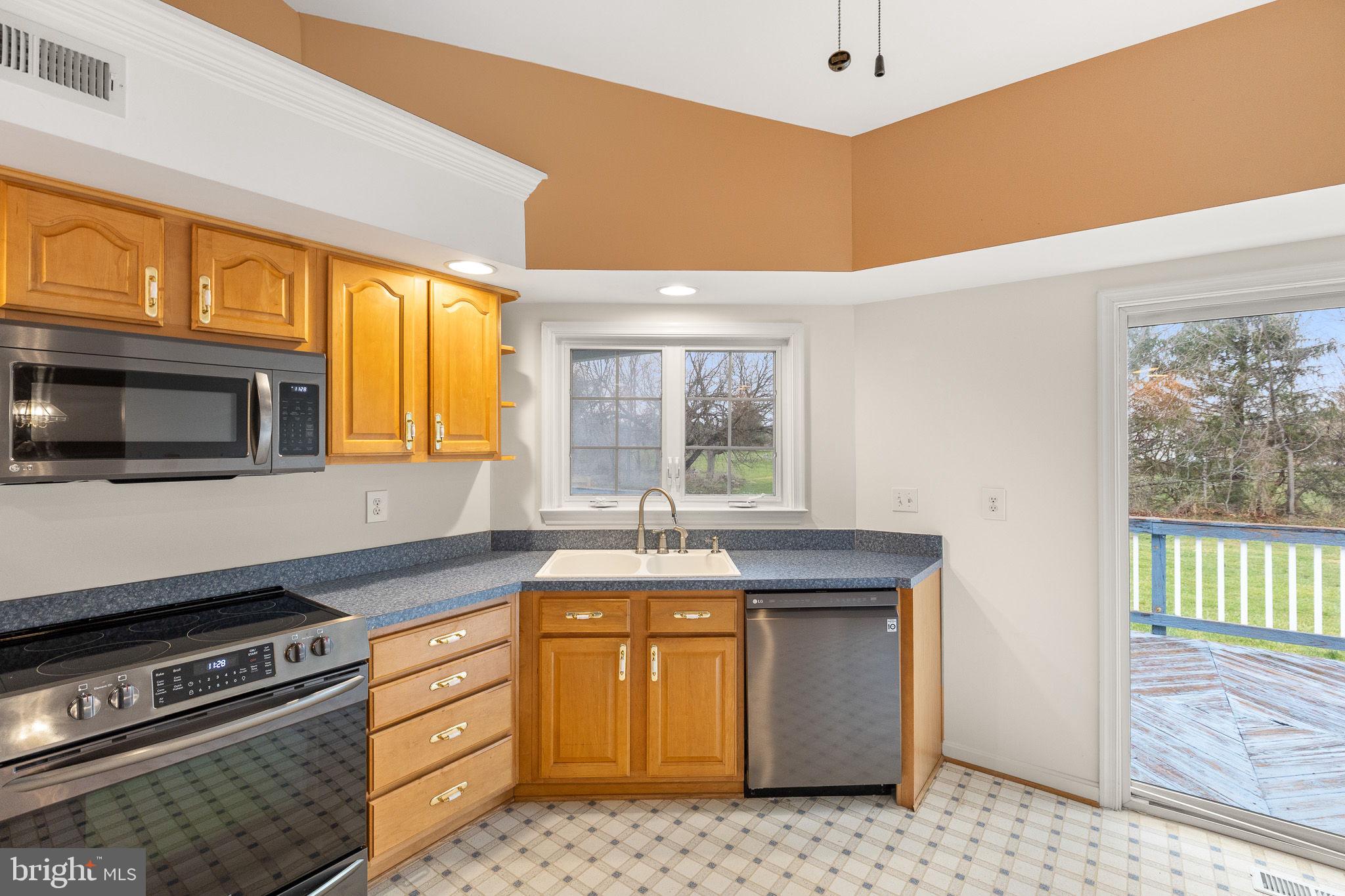 LOCUST HILL - Residential