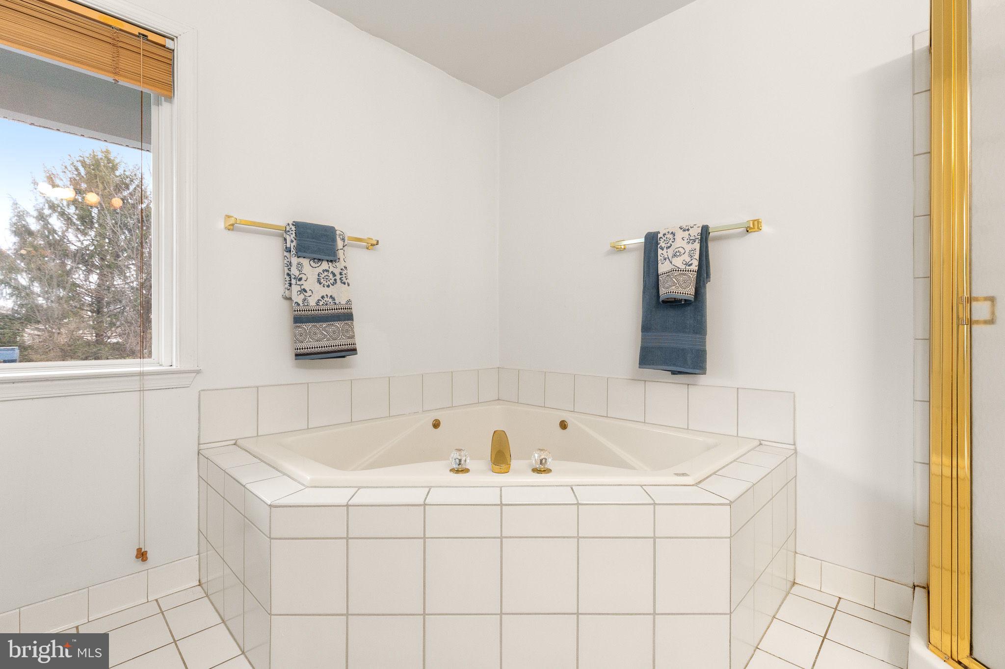 LOCUST HILL - Residential