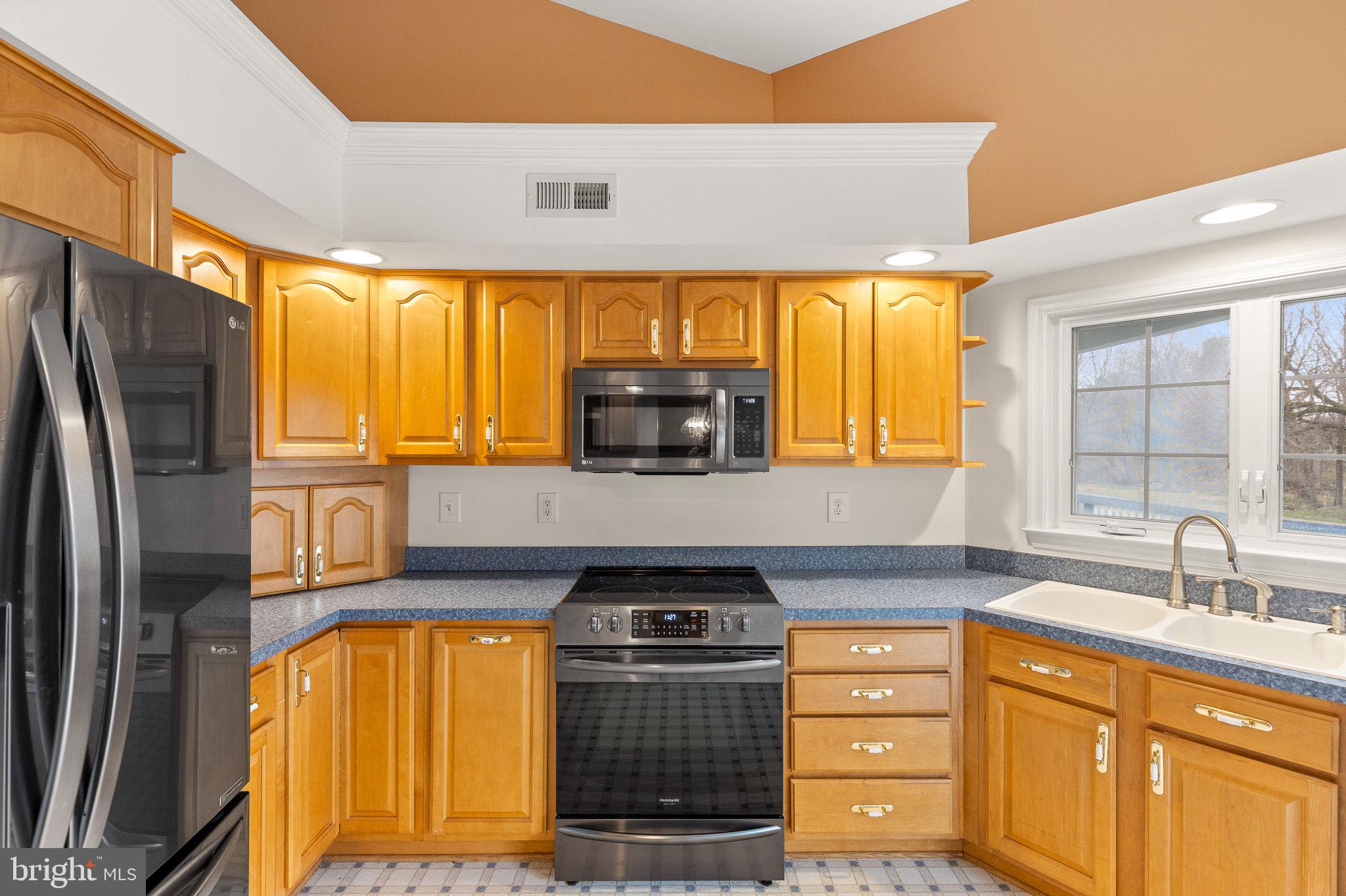 LOCUST HILL - Residential