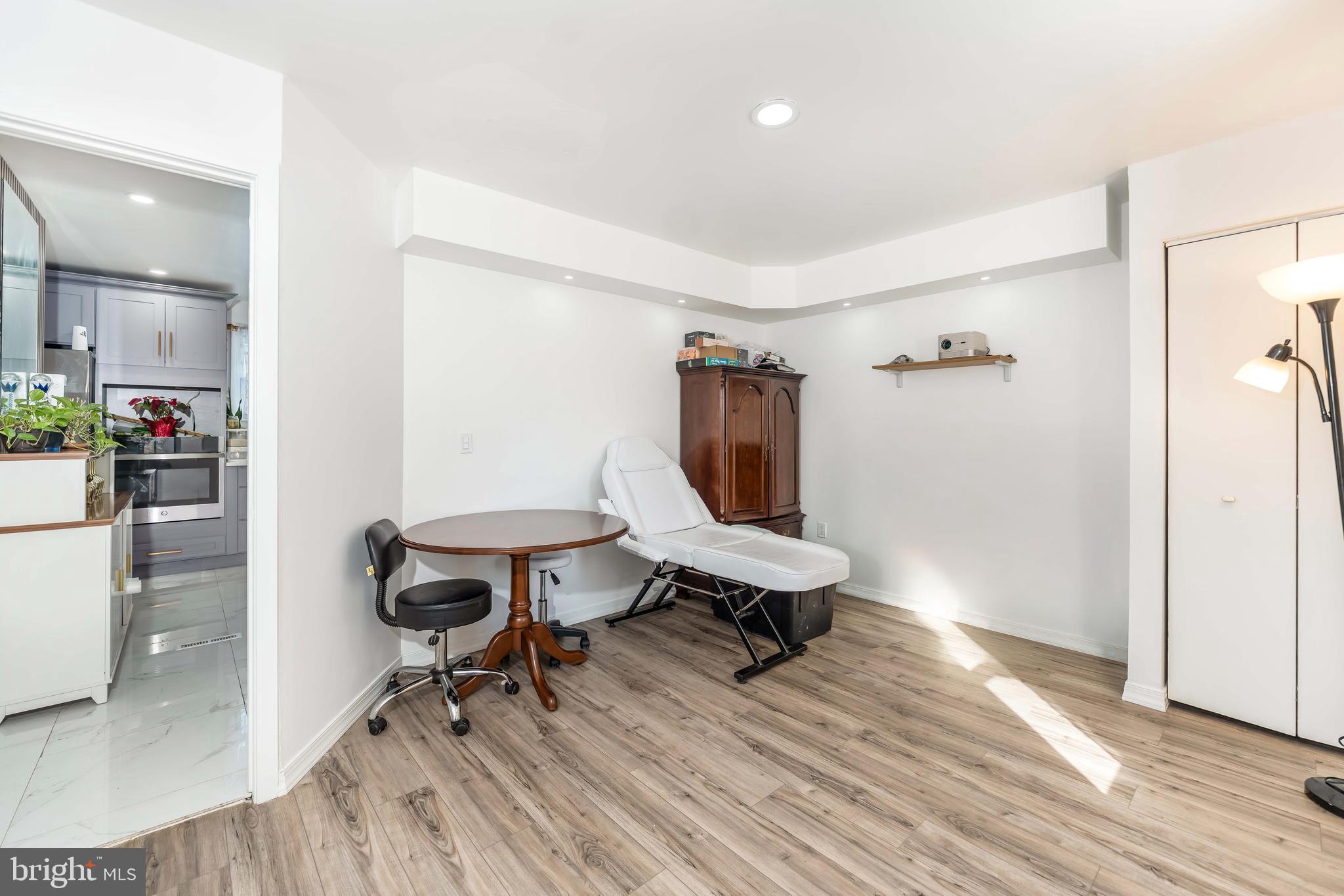 HAMPDEN - Residential