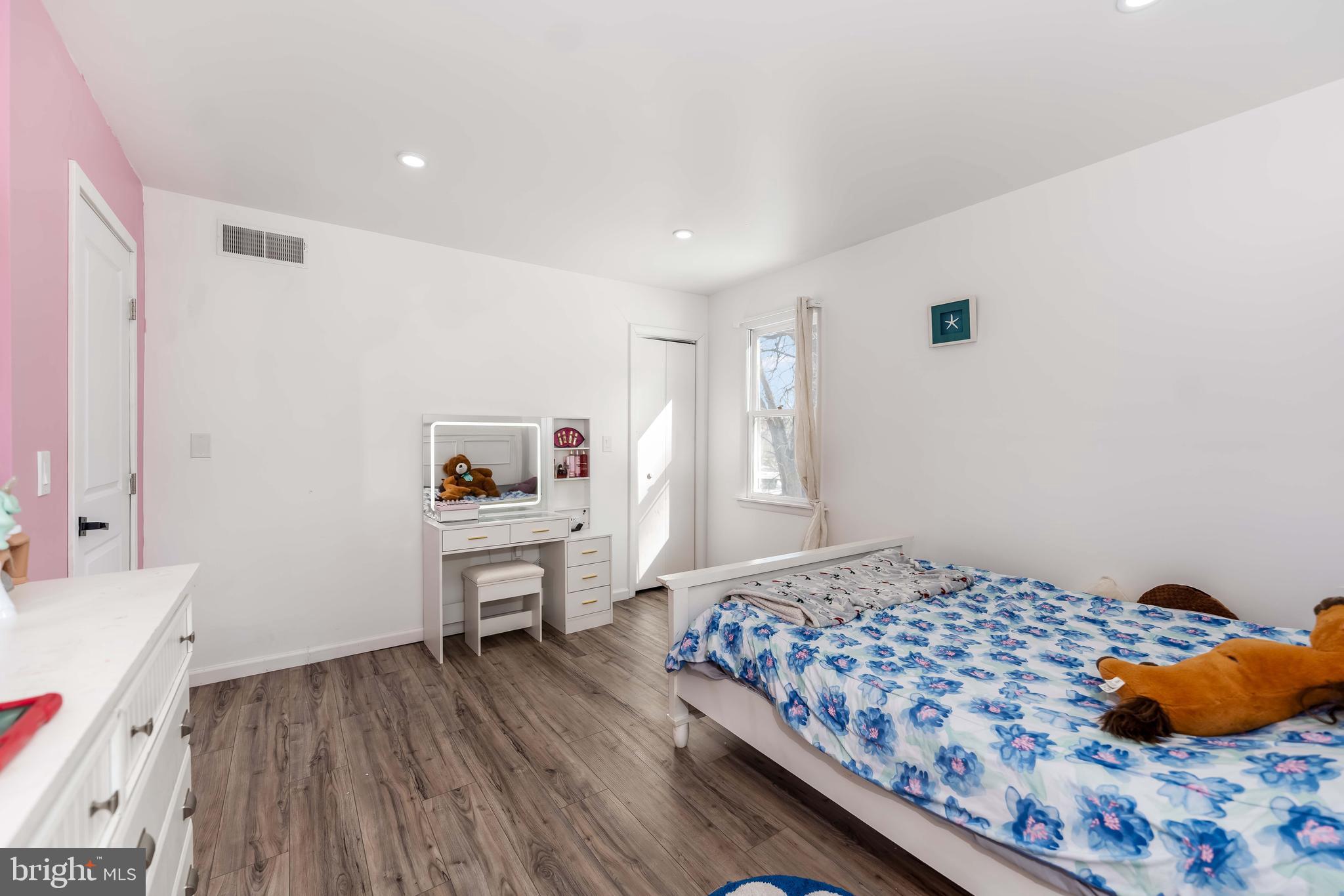 HAMPDEN - Residential