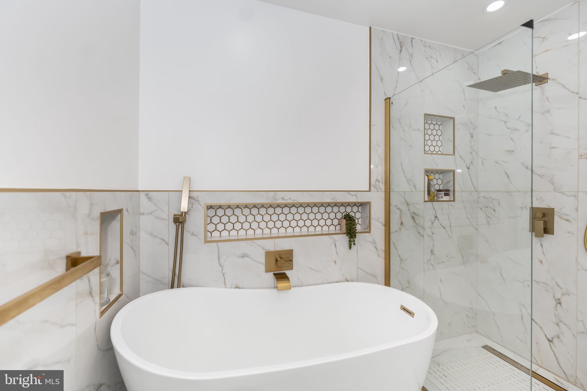 HAMPDEN - Residential