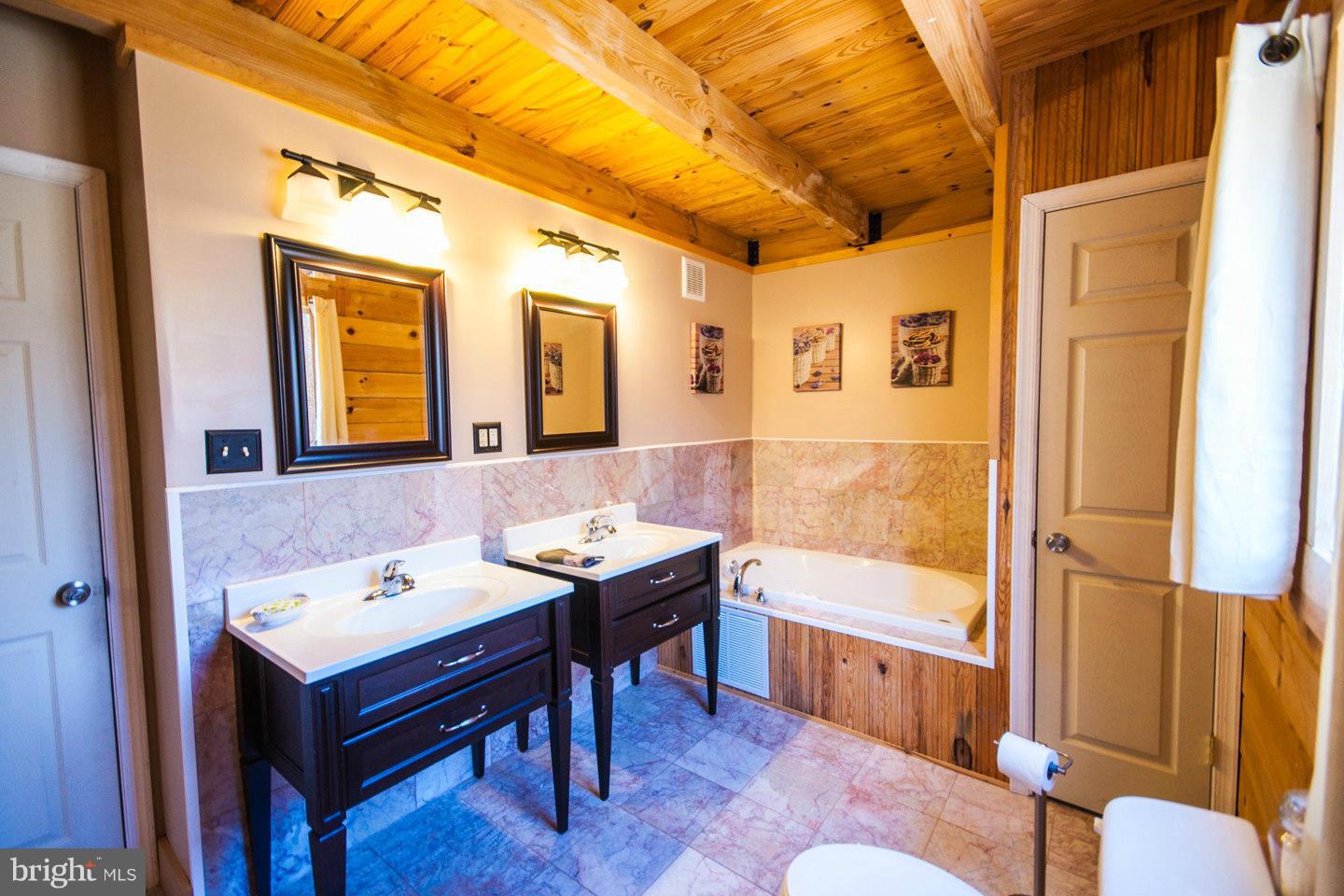 RIVER RIDGE - Residential