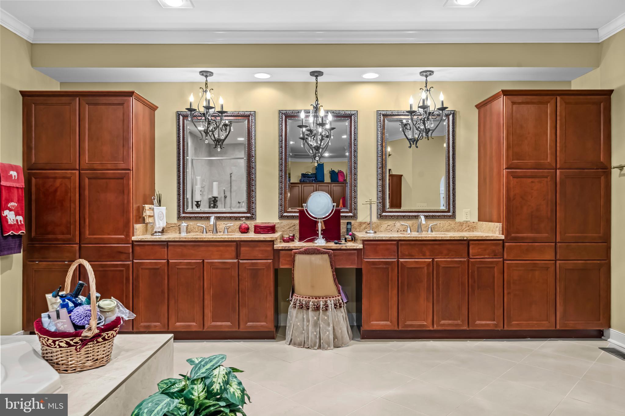 CARRIAGE HILLS - Residential