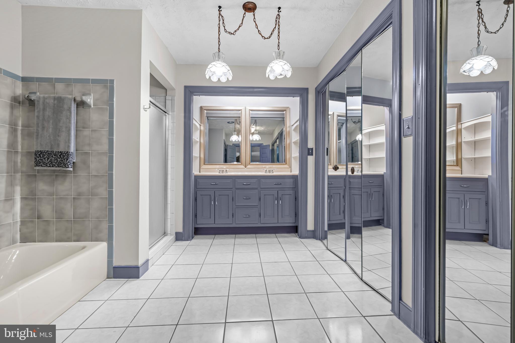 CARRIAGE HILLS - Residential