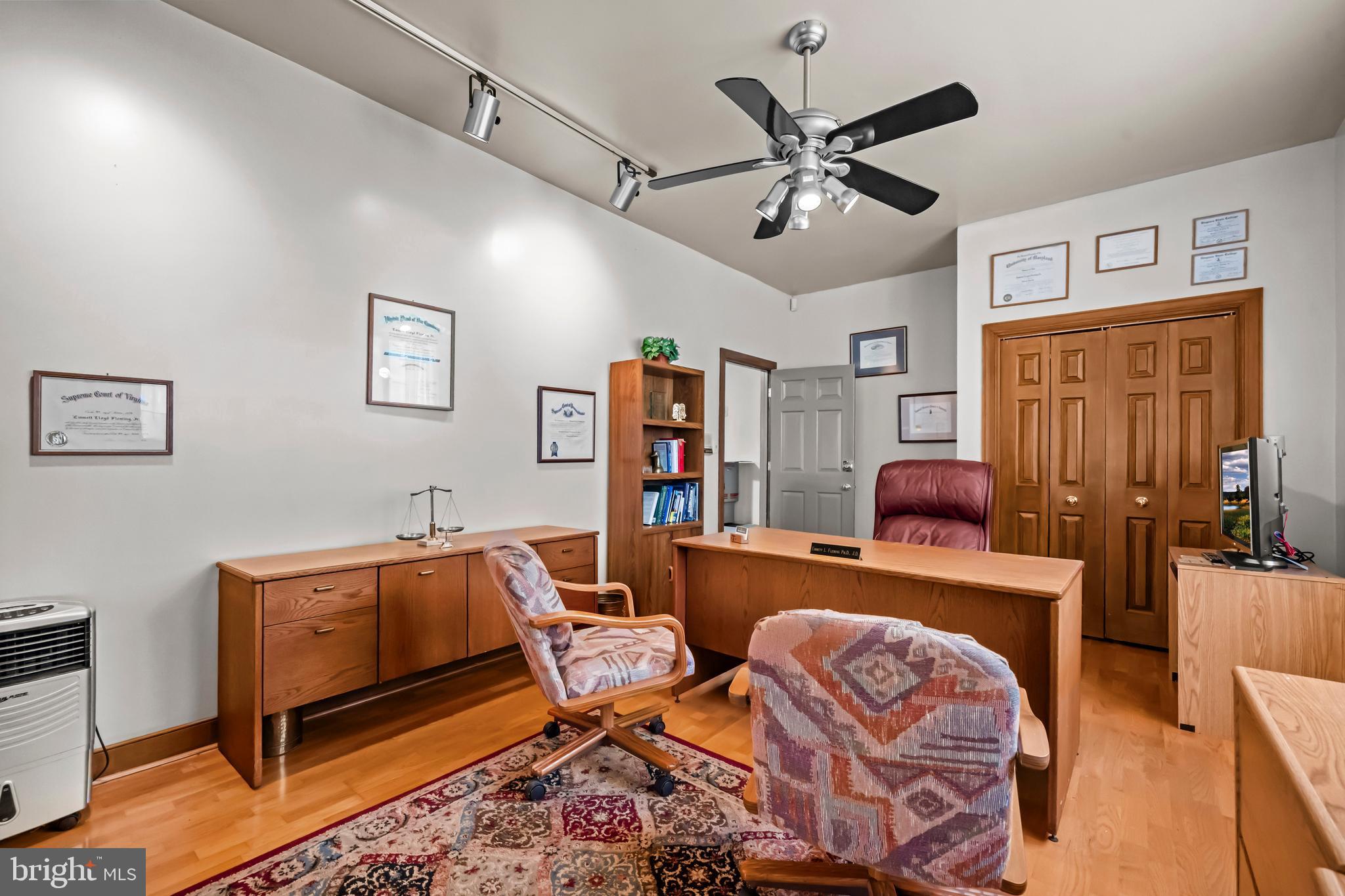 CARRIAGE HILLS - Residential