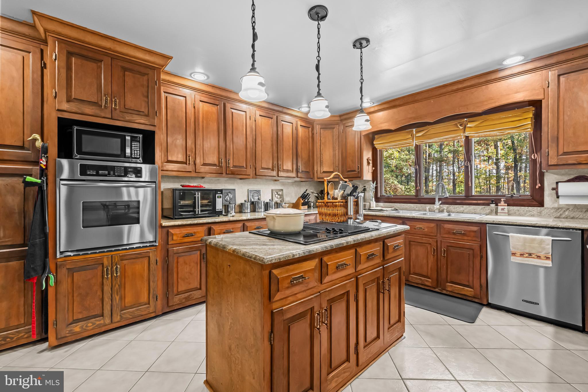 CARRIAGE HILLS - Residential