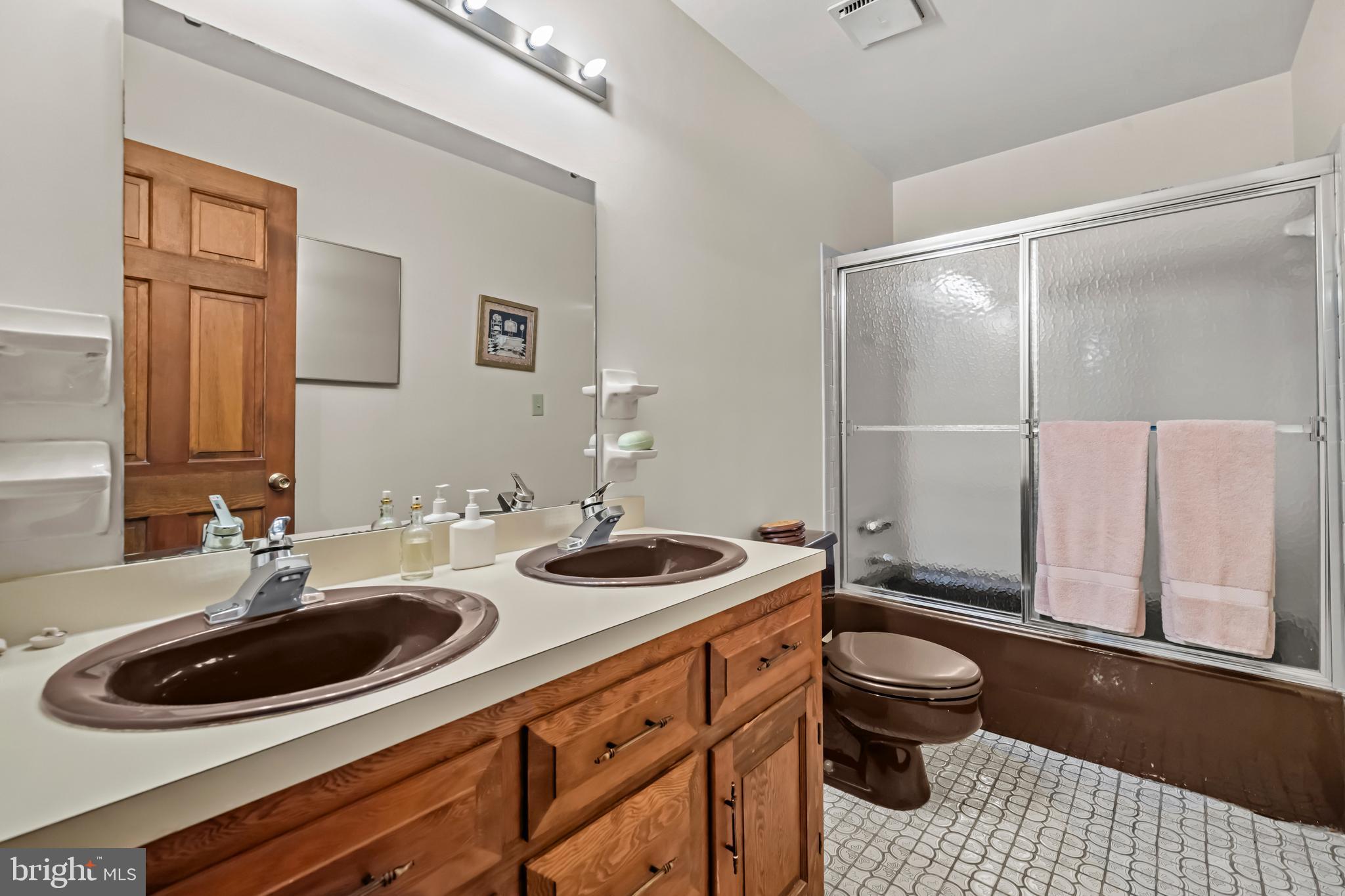 CARRIAGE HILLS - Residential