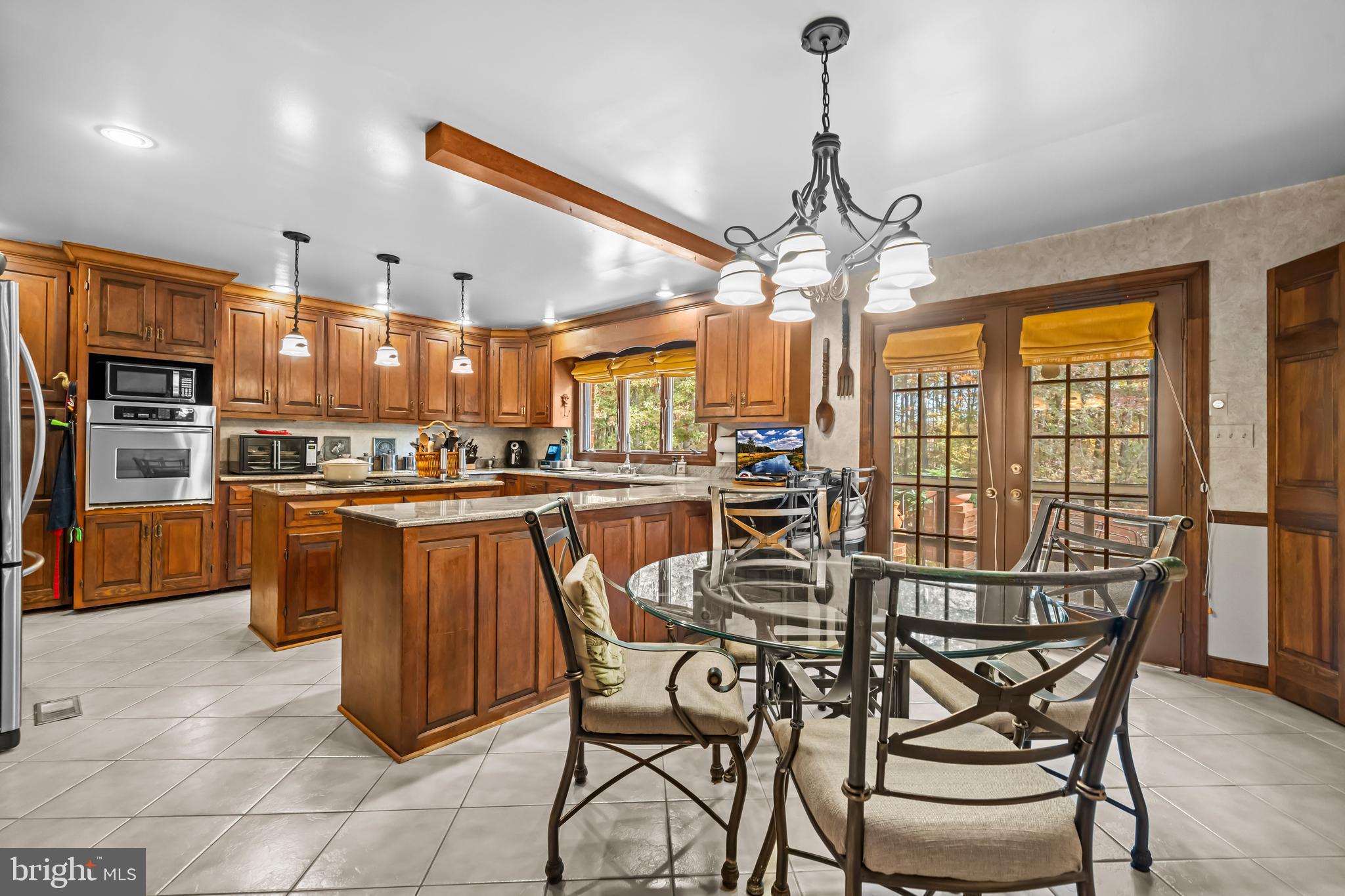 CARRIAGE HILLS - Residential