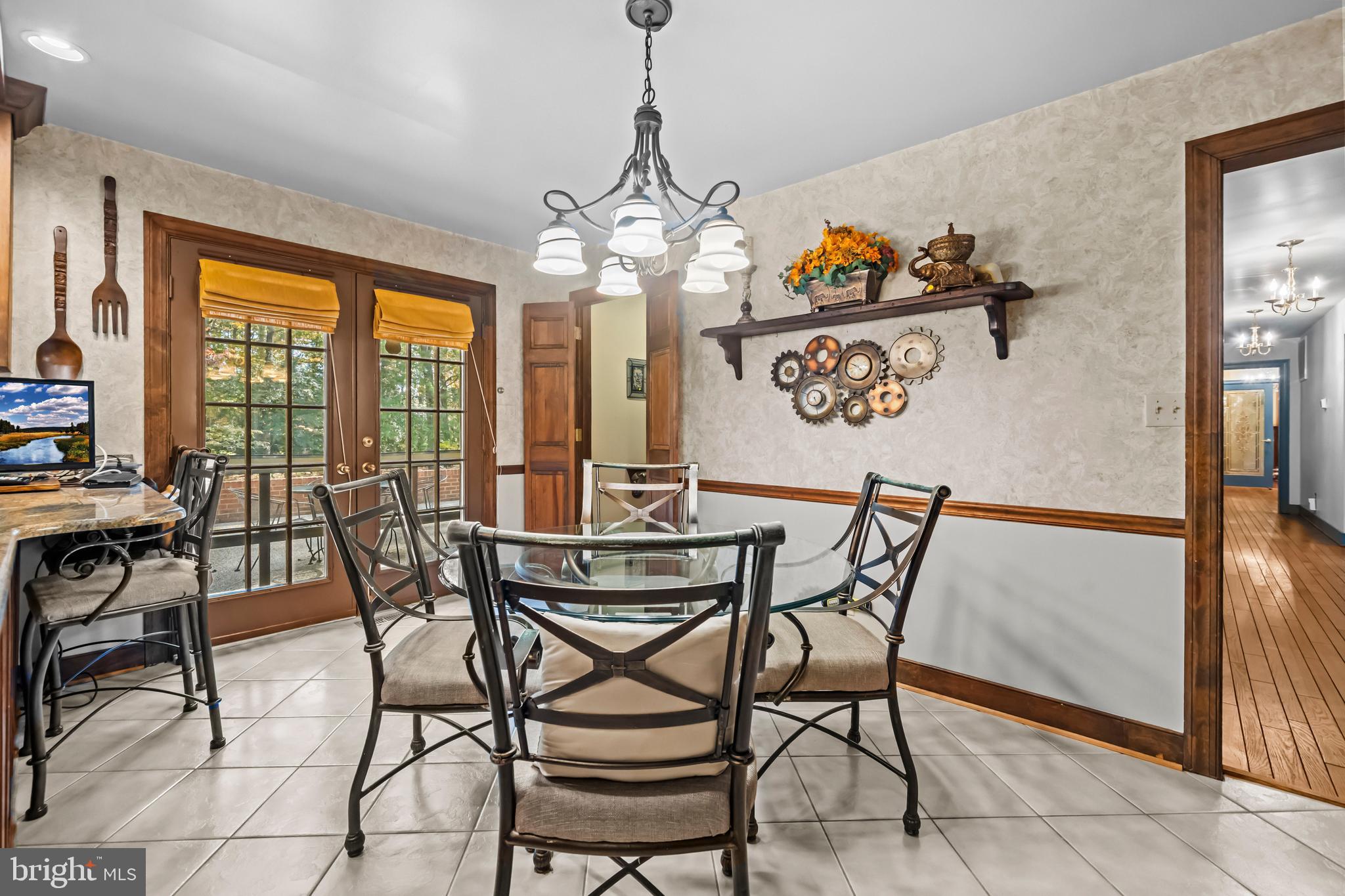 CARRIAGE HILLS - Residential