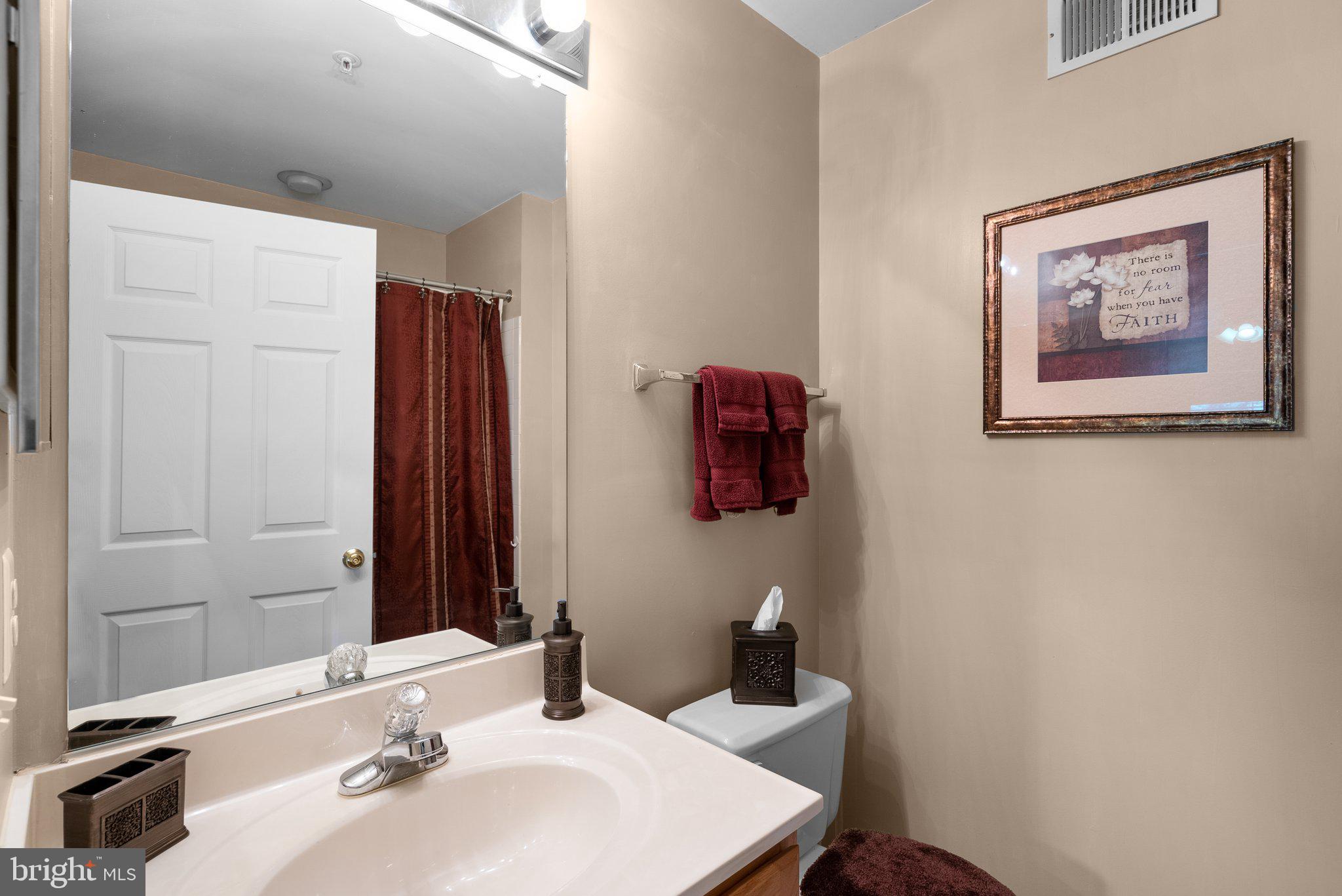 CLOVERLEAF CENTER - Residential