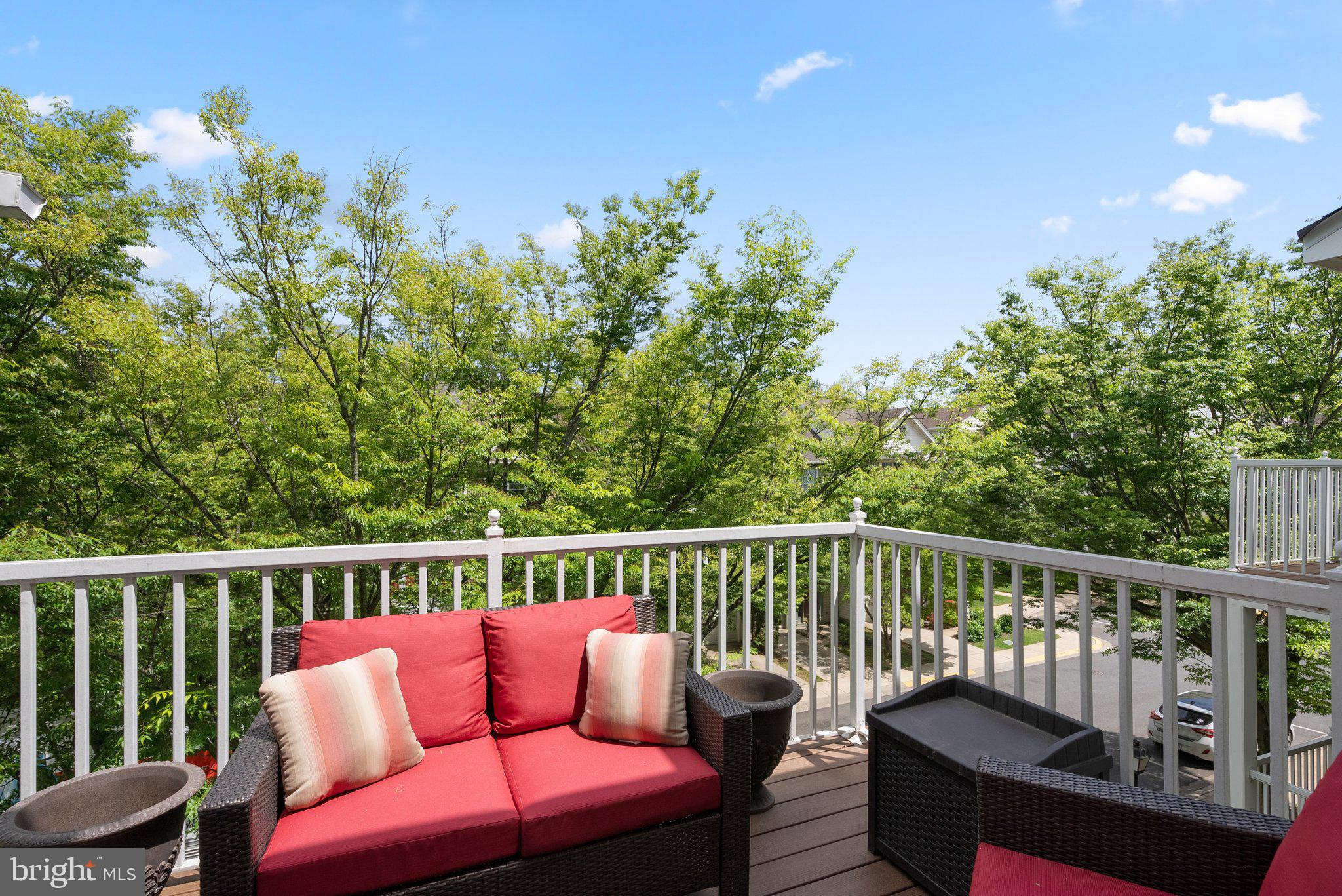 CLOVERLEAF CENTER - Residential