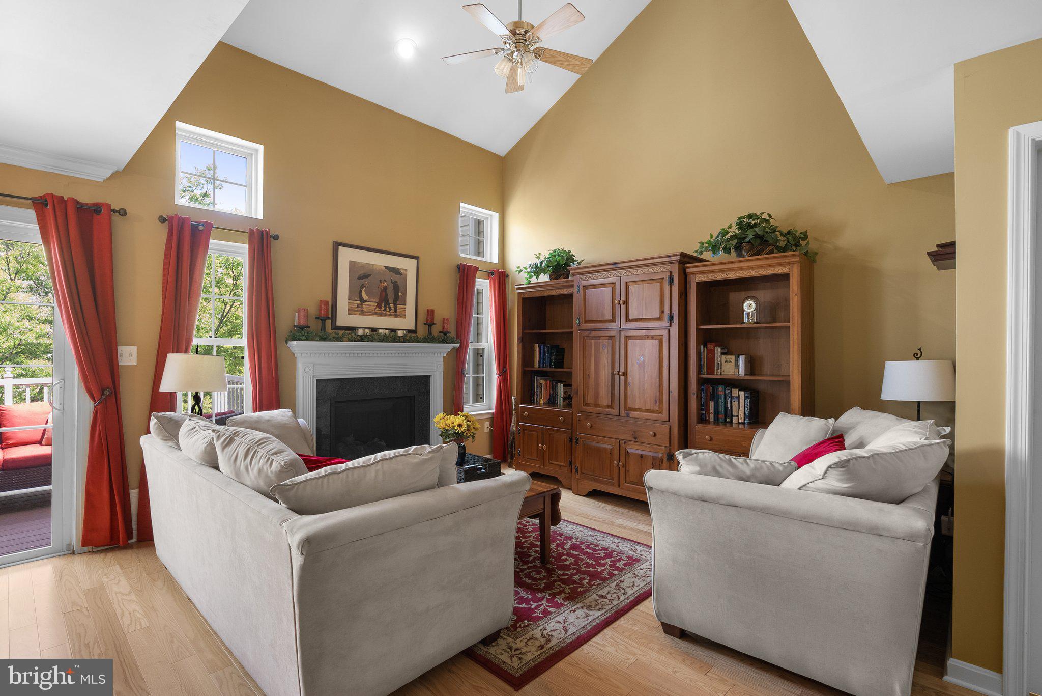 CLOVERLEAF CENTER - Residential