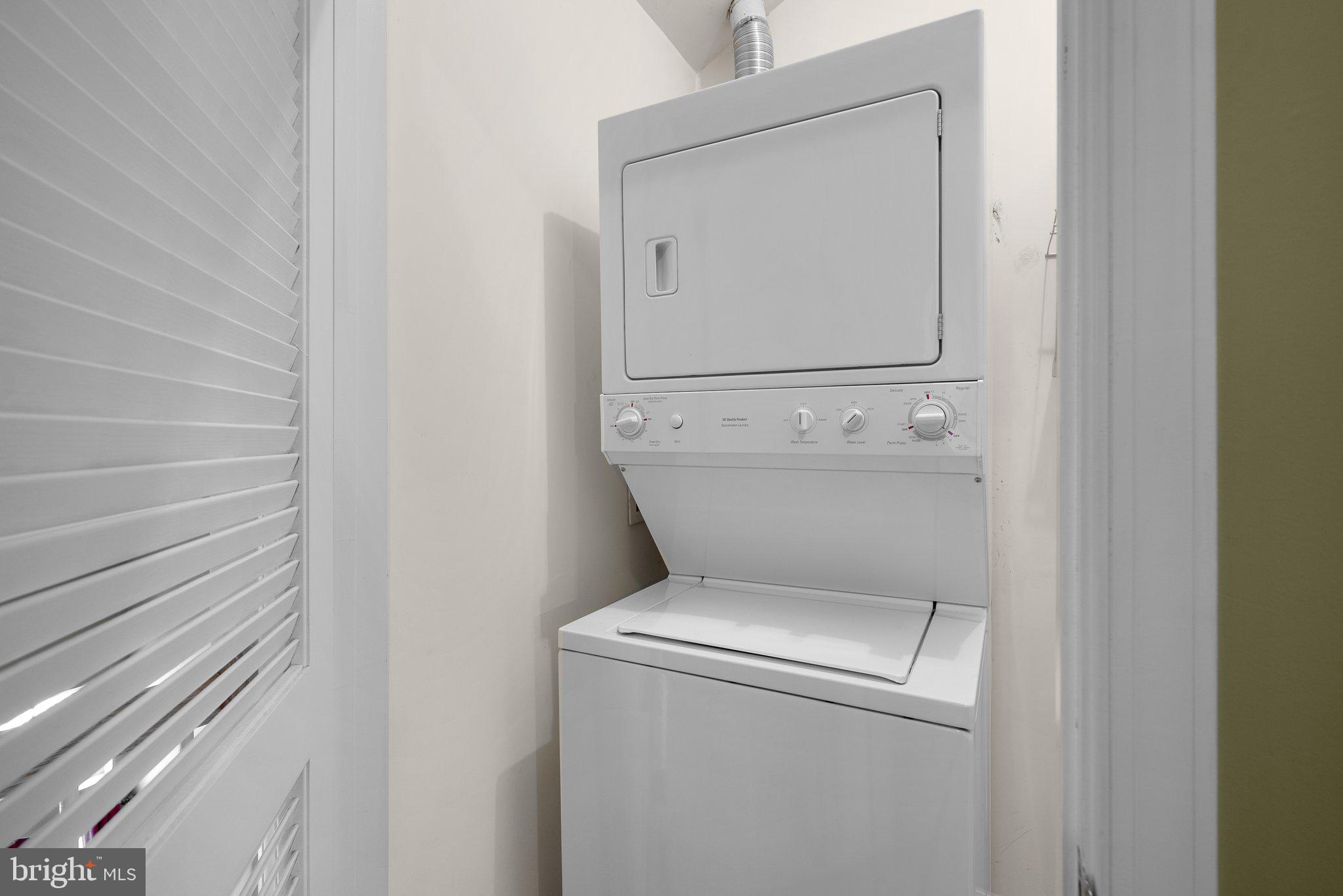 CLOVERLEAF CENTER - Residential