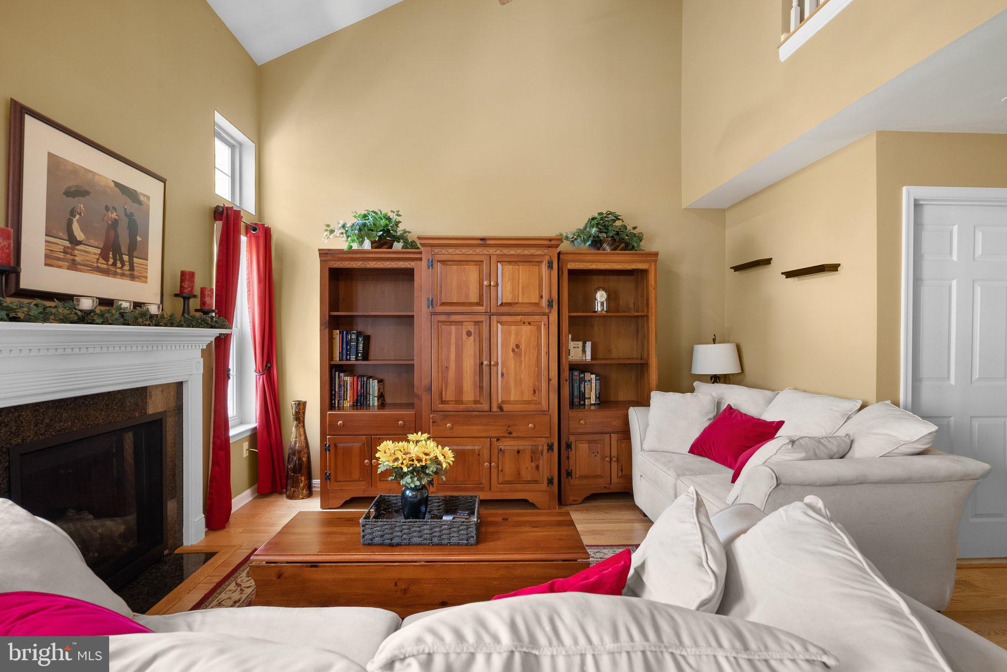 CLOVERLEAF CENTER - Residential