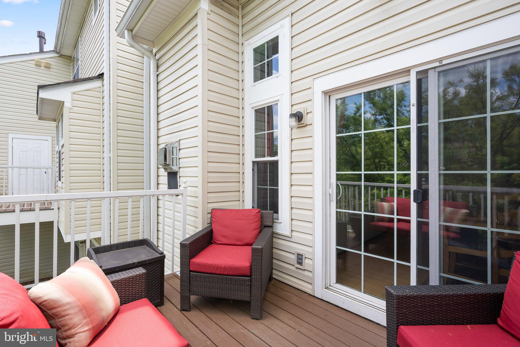 CLOVERLEAF CENTER - Residential