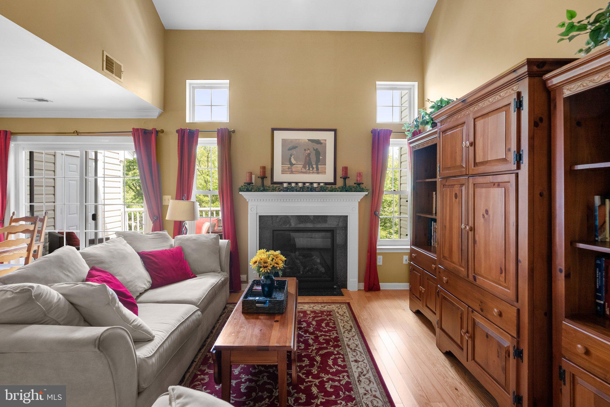 CLOVERLEAF CENTER - Residential