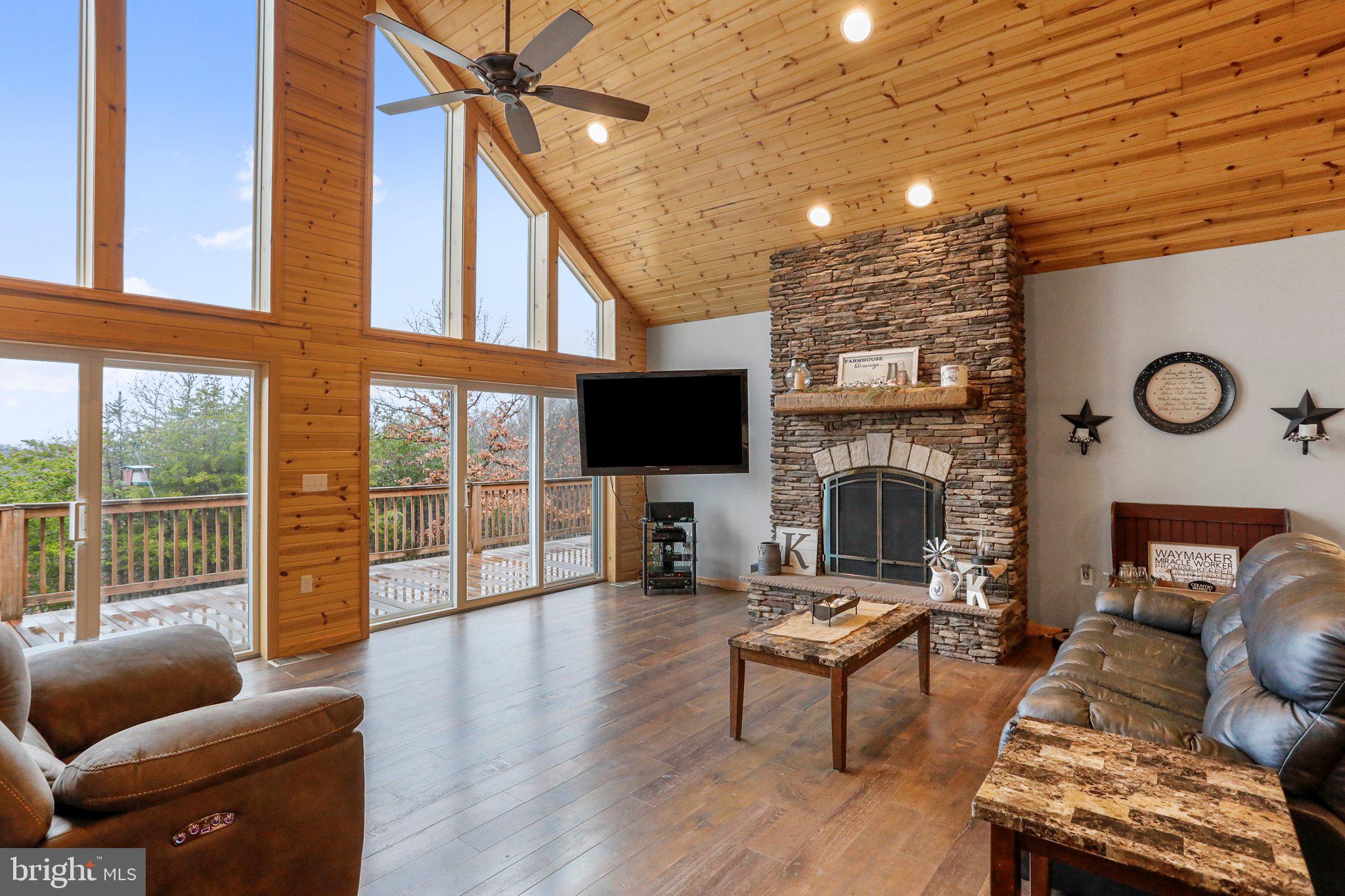 OAKPOINTE - Residential