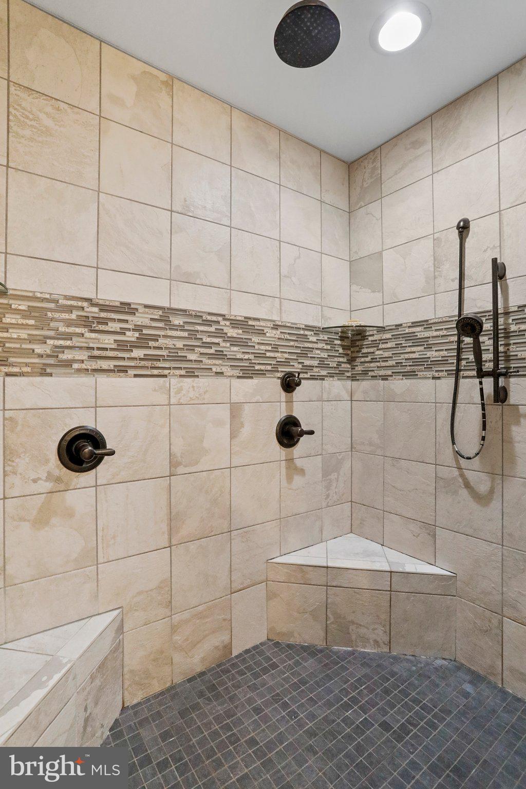 OAKPOINTE - Residential