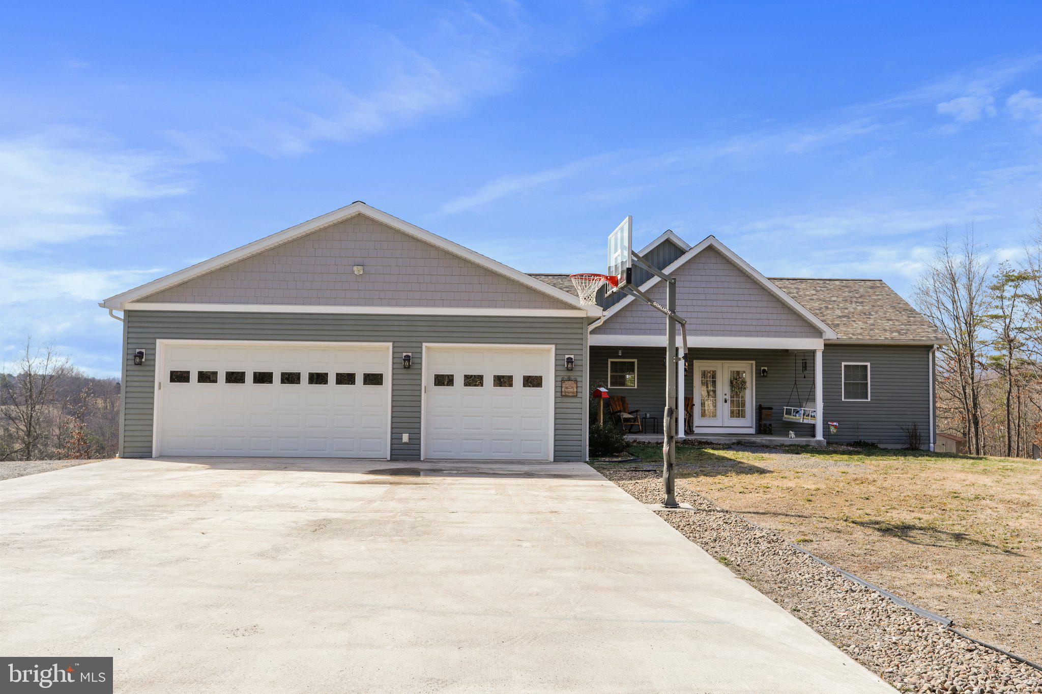 OAKPOINTE - Residential