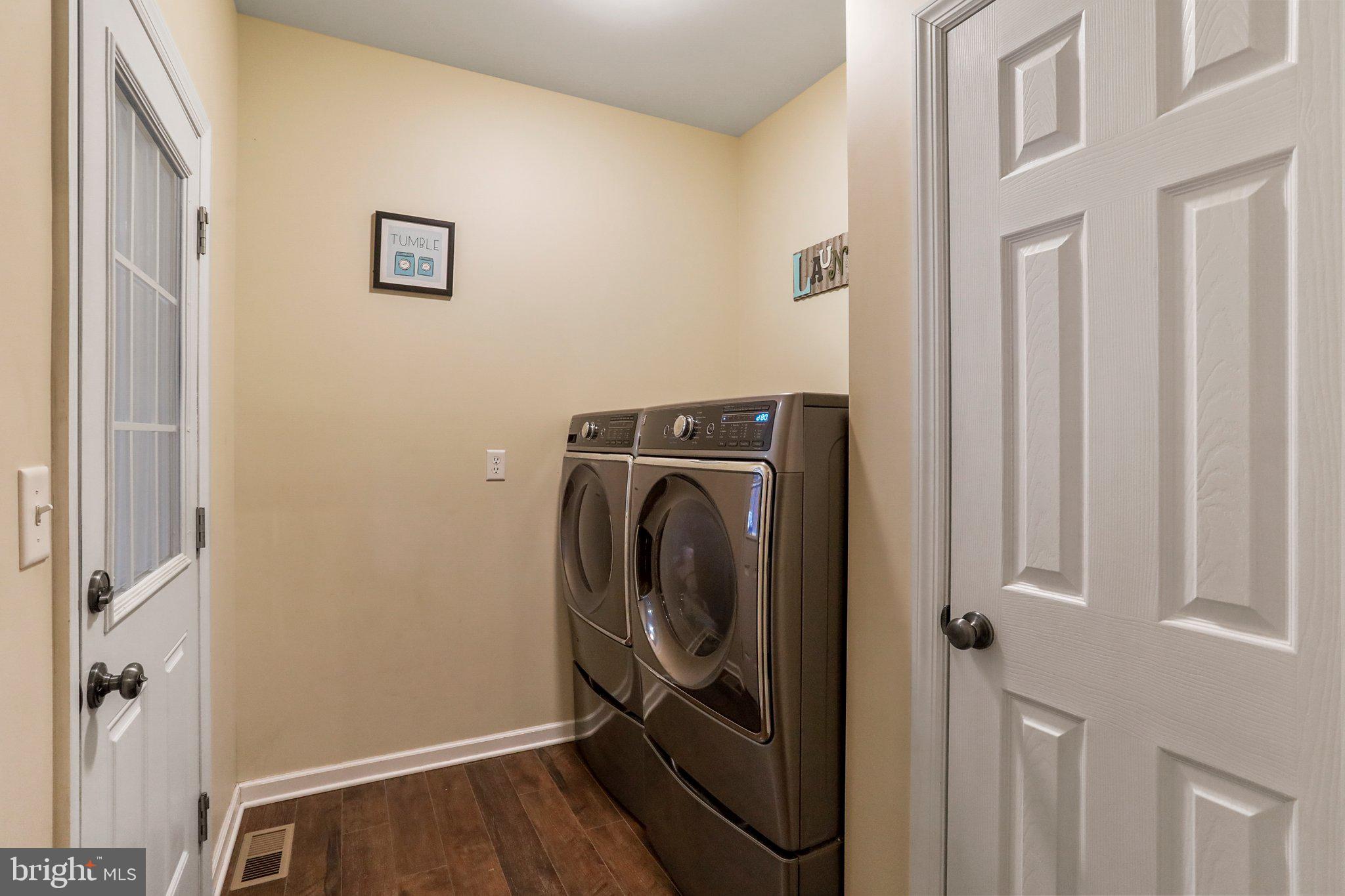 OAKPOINTE - Residential