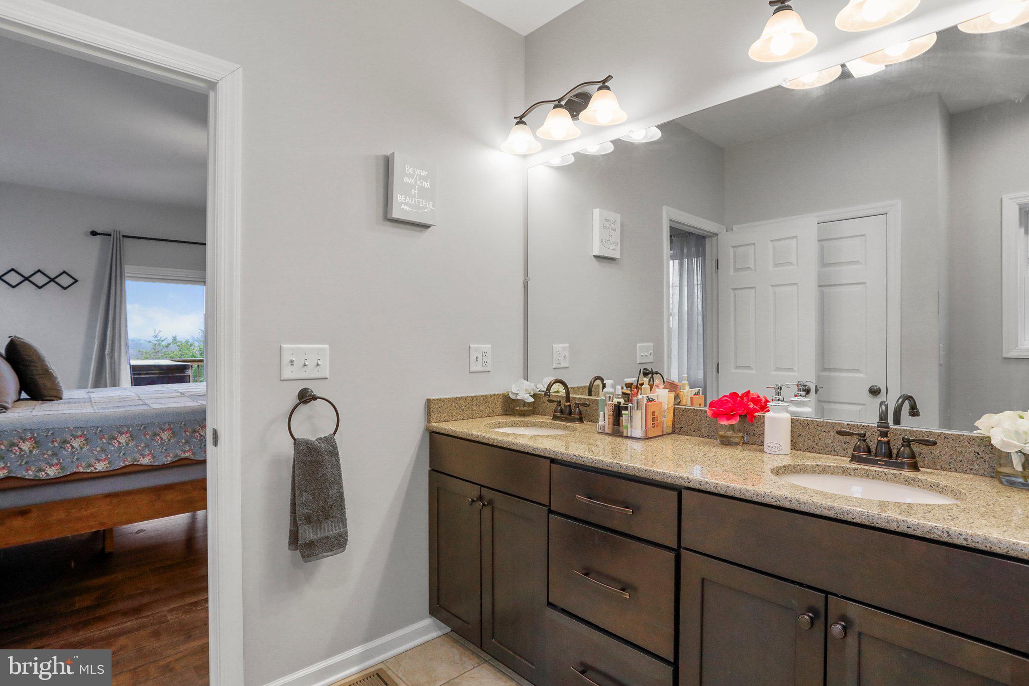 OAKPOINTE - Residential