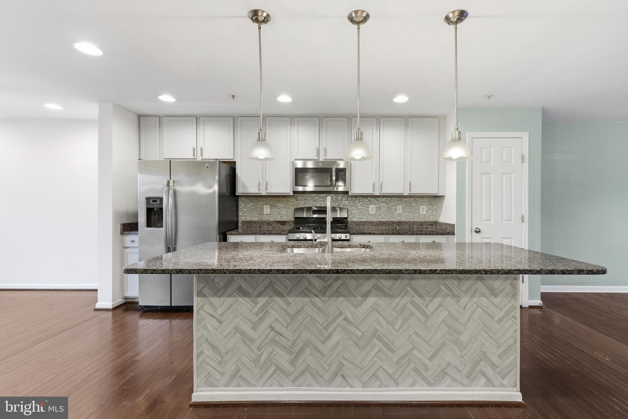 8529 STANSBURY LAKE DRIVE