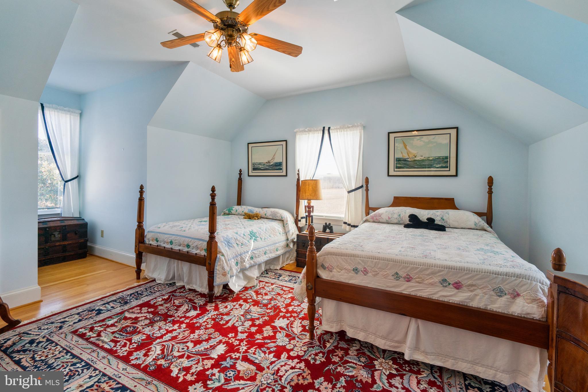 PINEY NECK - Residential