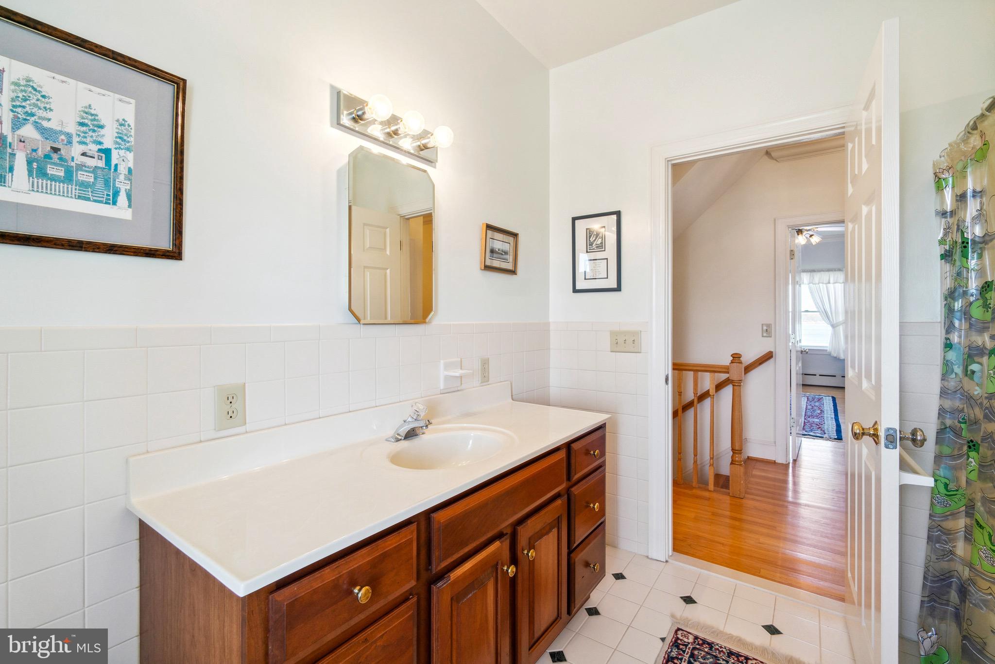 PINEY NECK - Residential