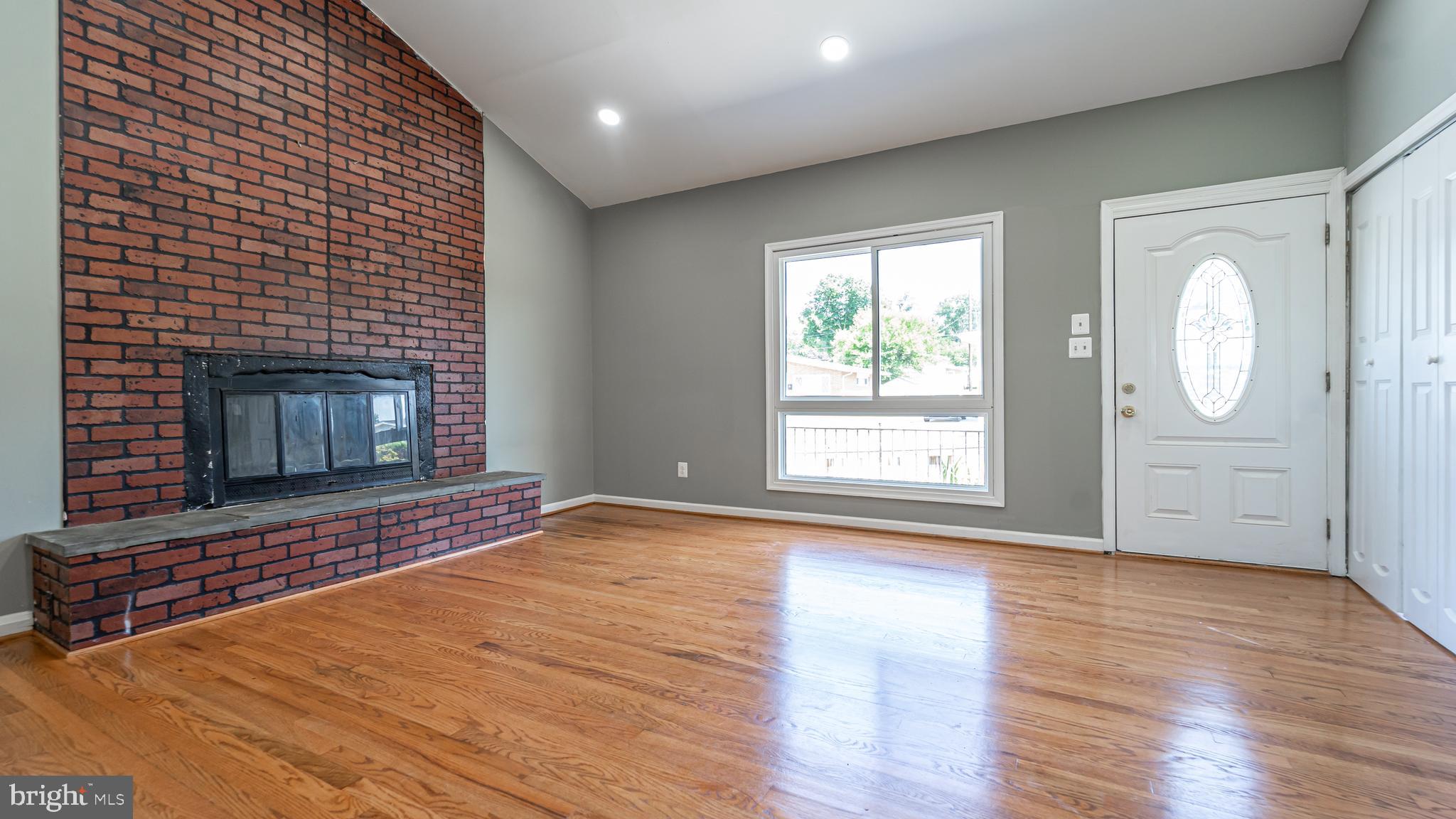 WILLIAMSBURG - Residential