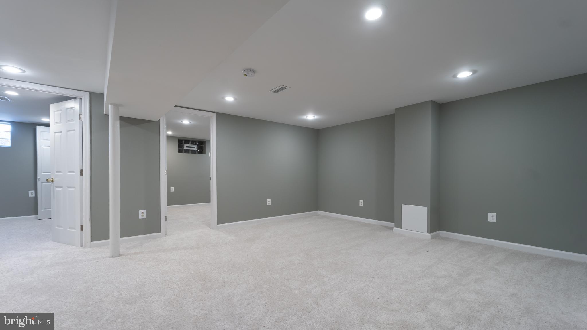 WILLIAMSBURG - Residential