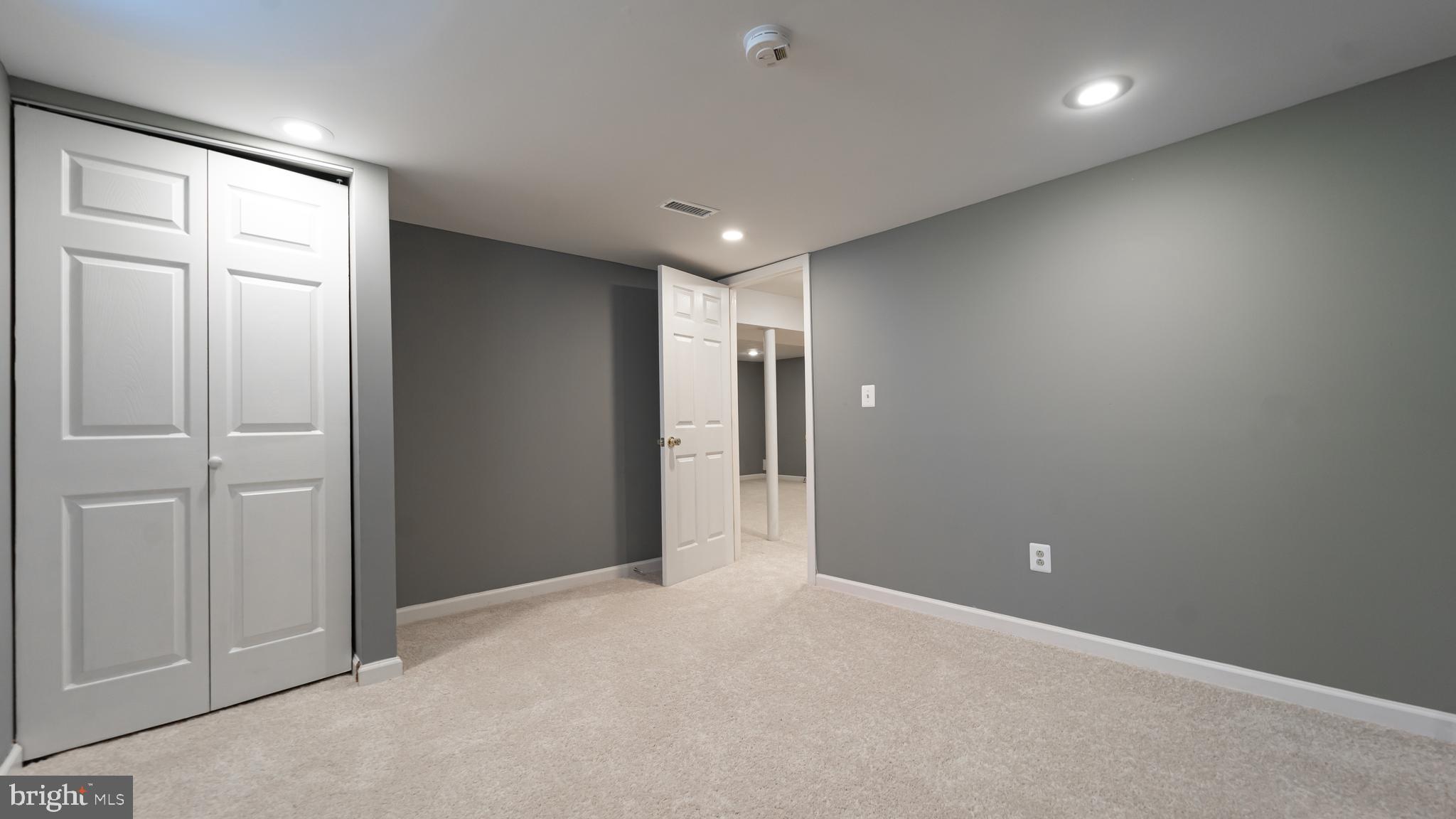 WILLIAMSBURG - Residential