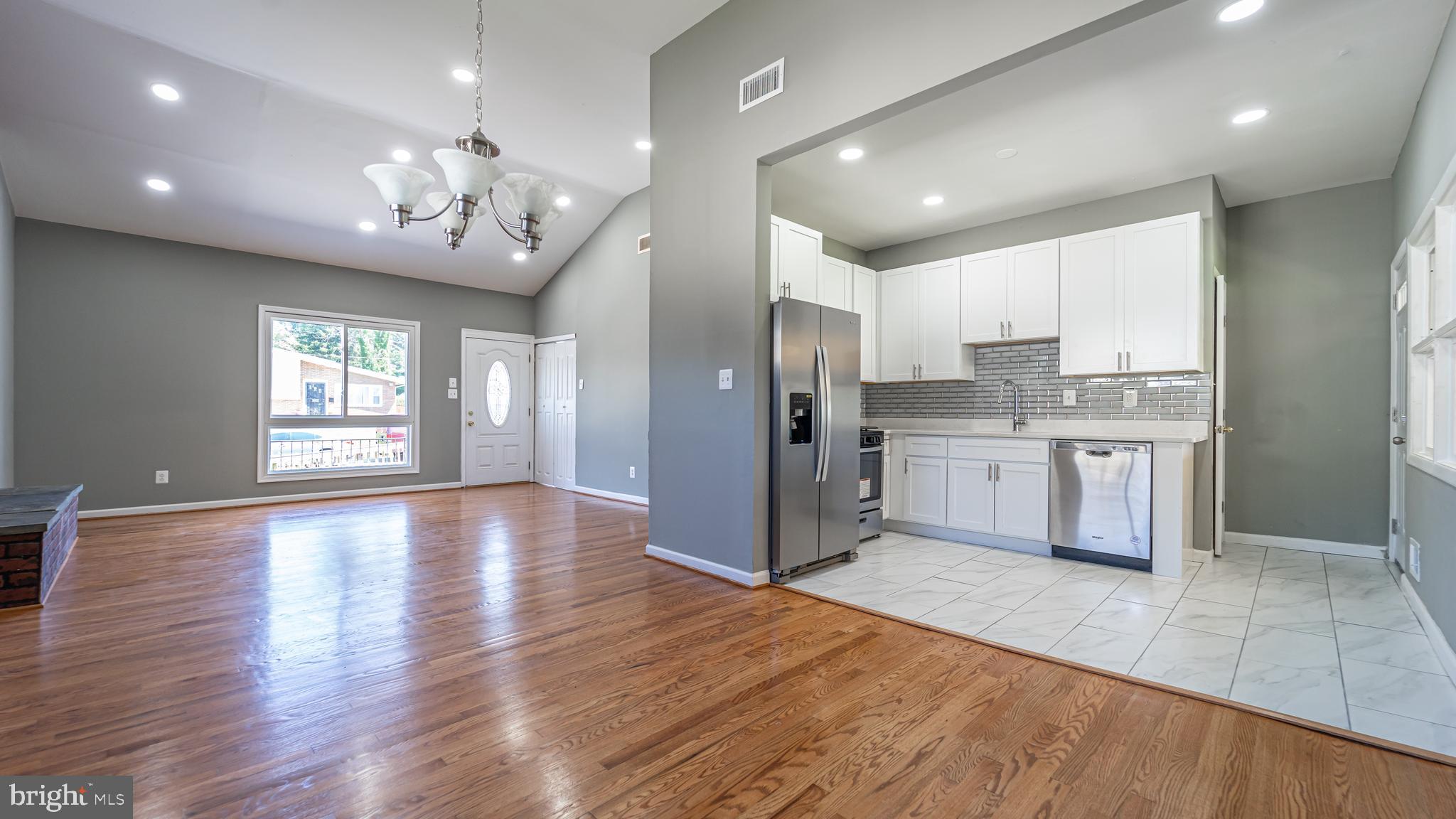 WILLIAMSBURG - Residential