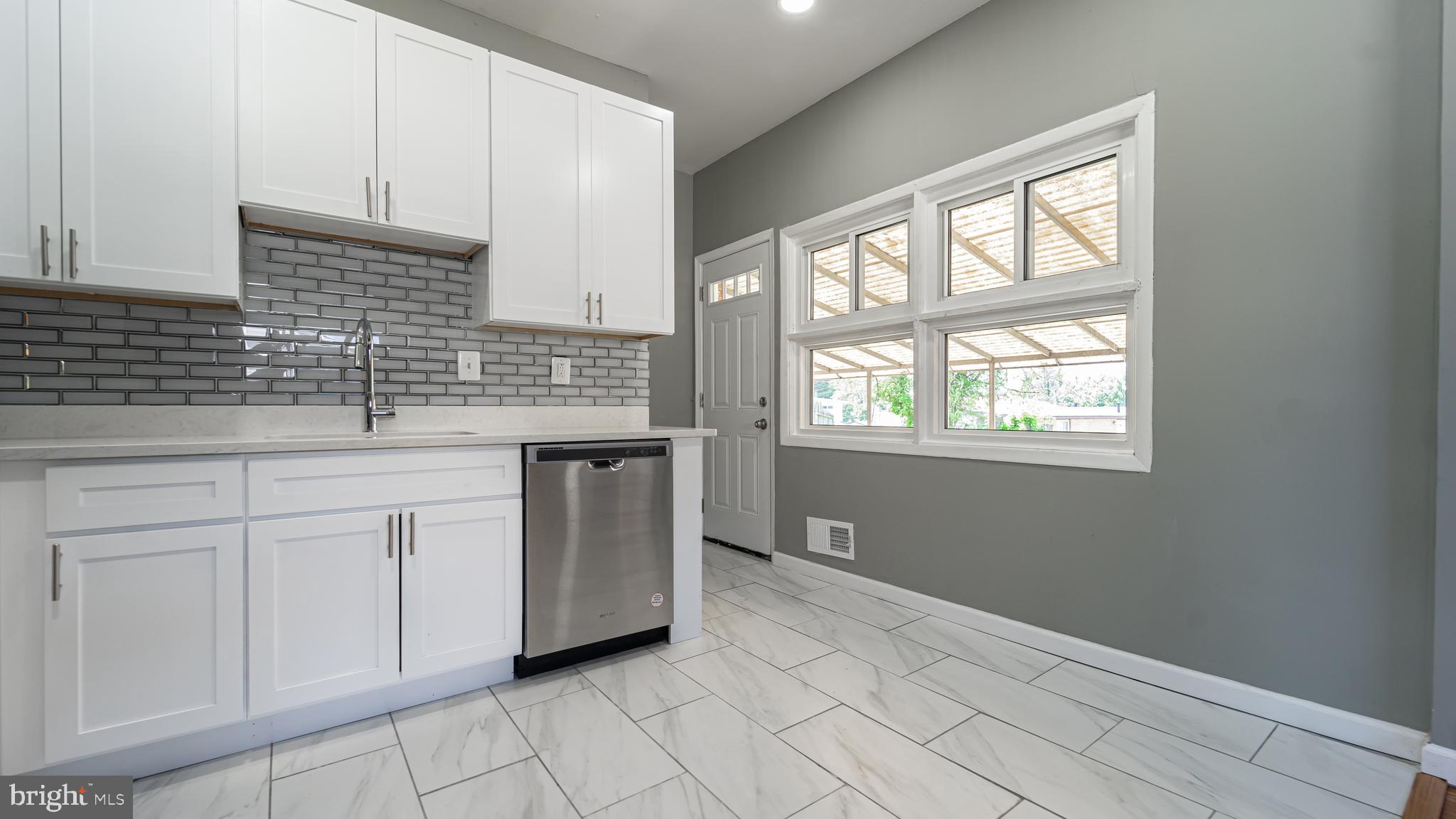 WILLIAMSBURG - Residential