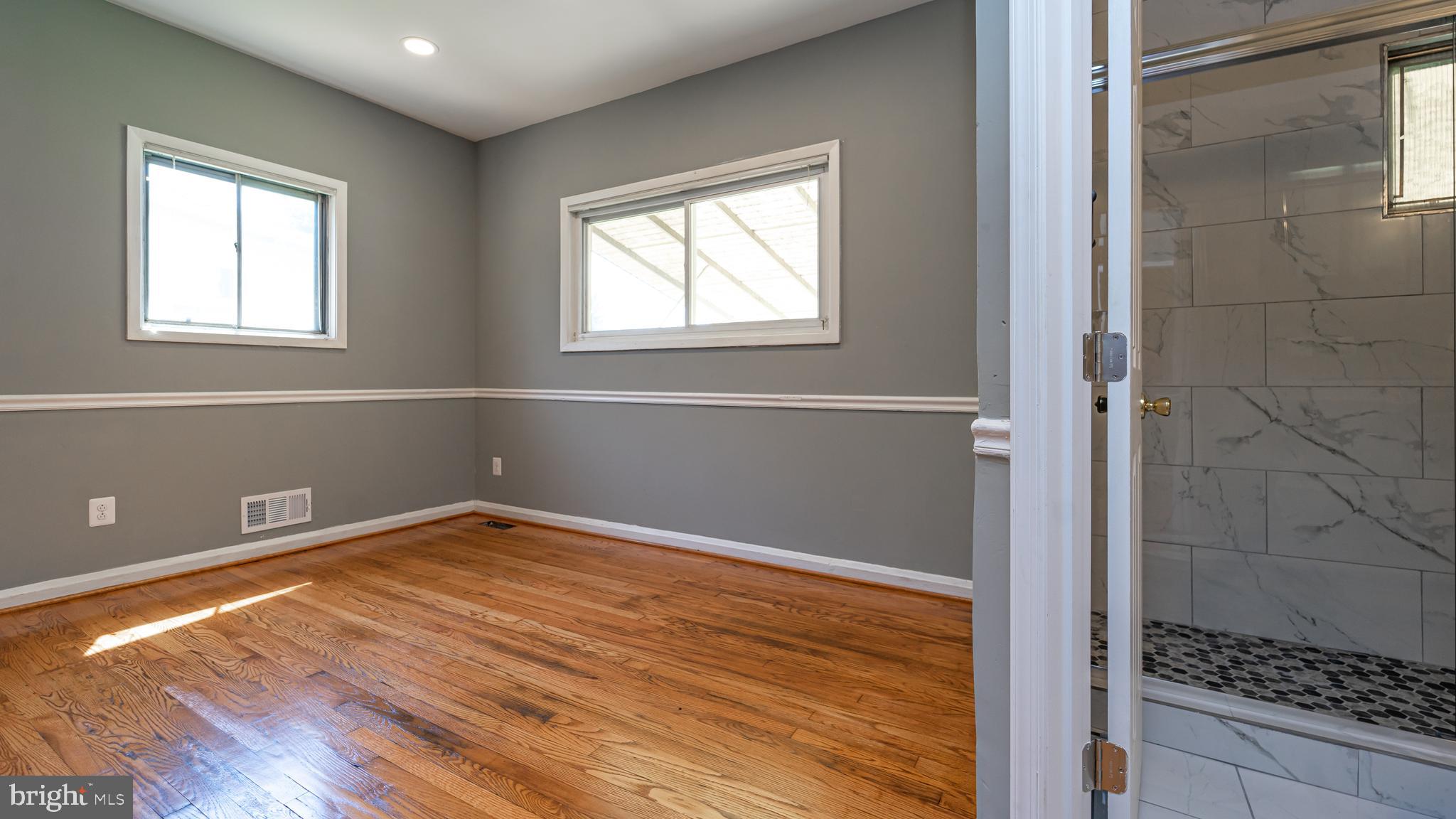 WILLIAMSBURG - Residential