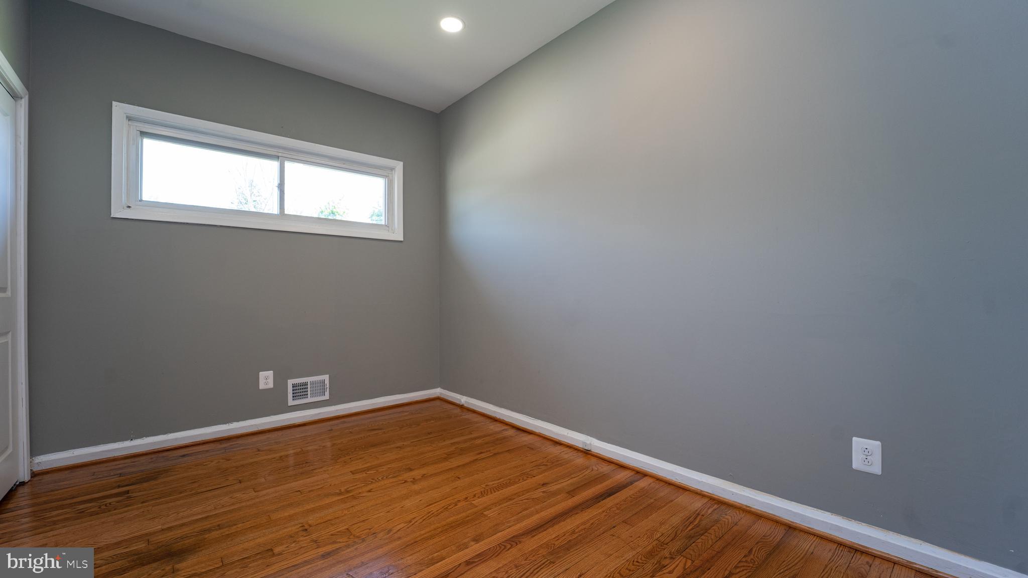 WILLIAMSBURG - Residential