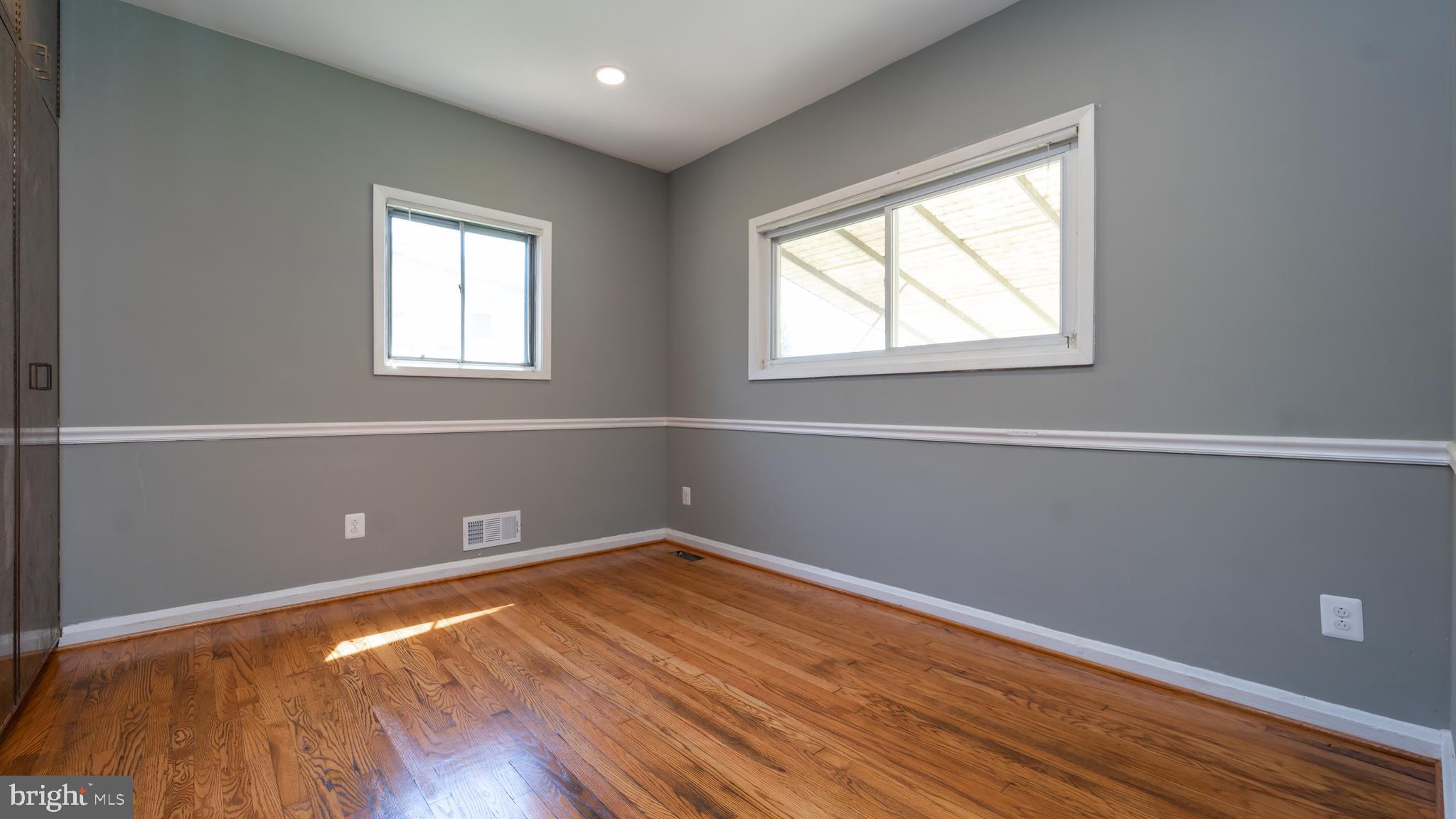 WILLIAMSBURG - Residential